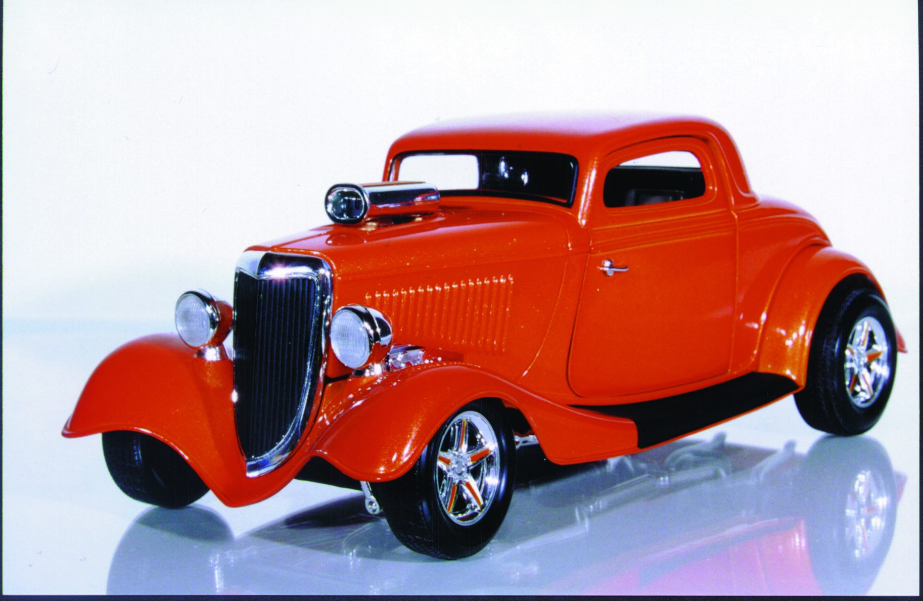 1:18 Ertl Ford Street Rod '34 High Tech 3-Window Coupe