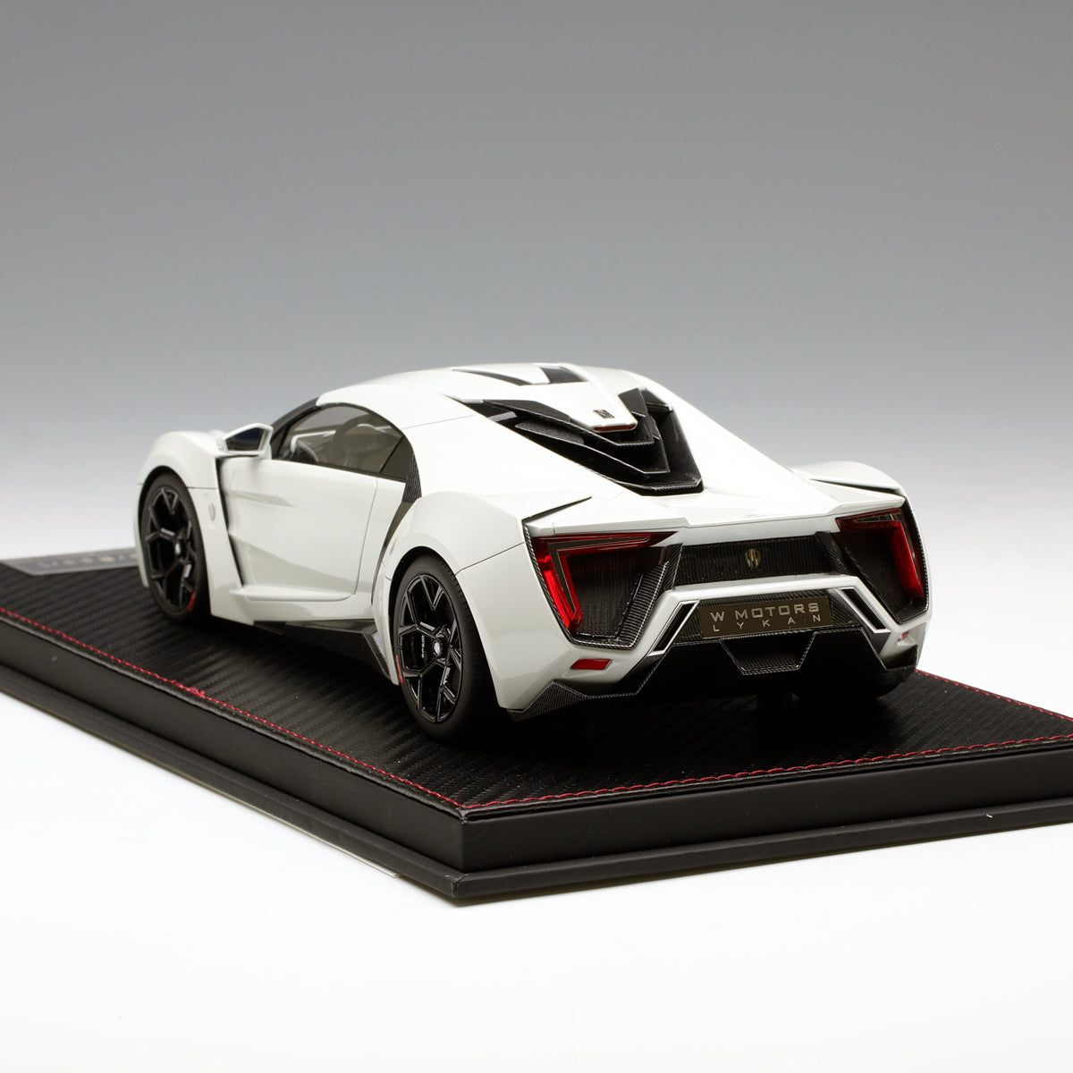 Frontiart 1:18 W Motor Lykan Hypersport Pearl White F030-29