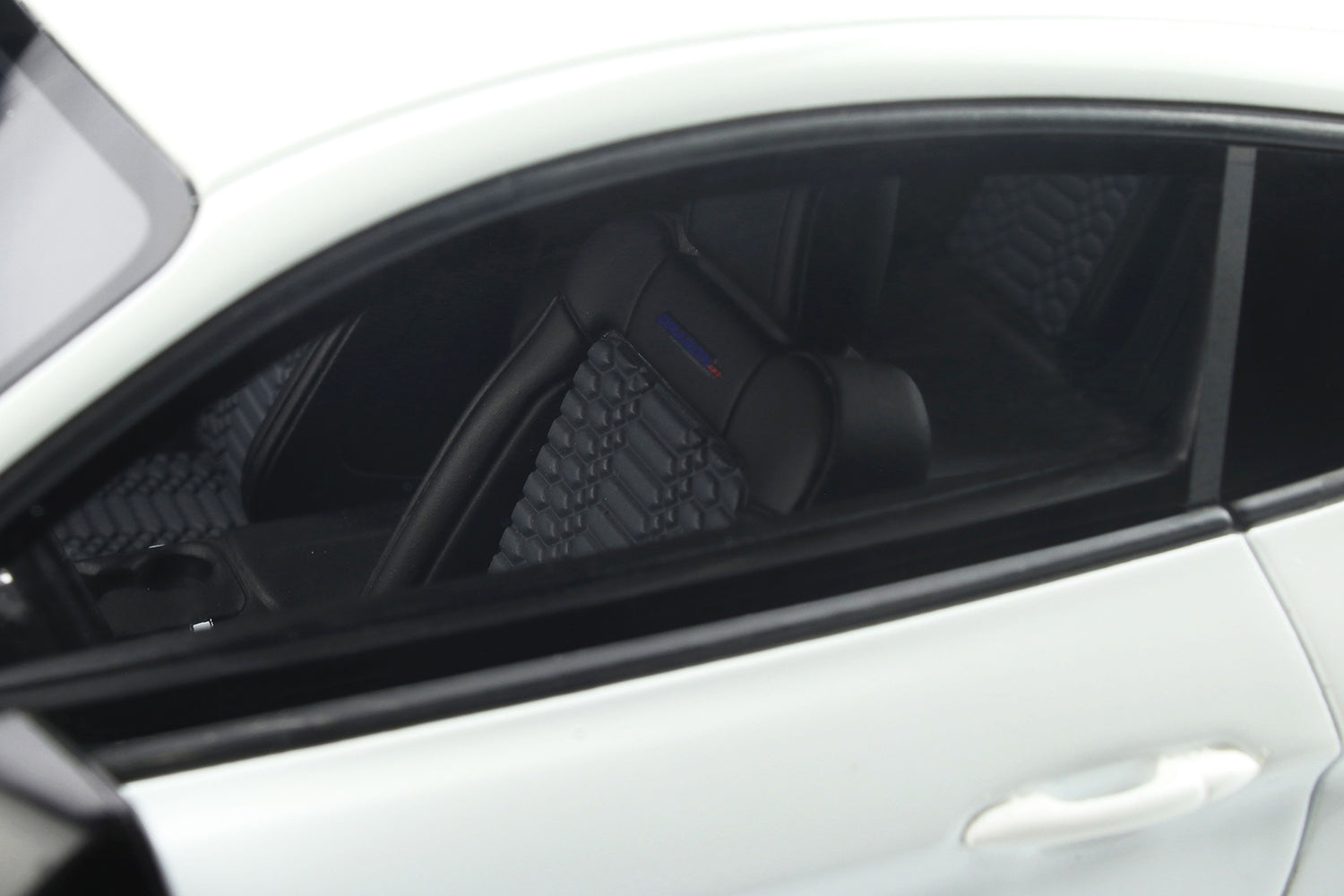 GT Spirit 1:18 2020 Ford Shelby GT500 Dragon Snake Oxford White GT306