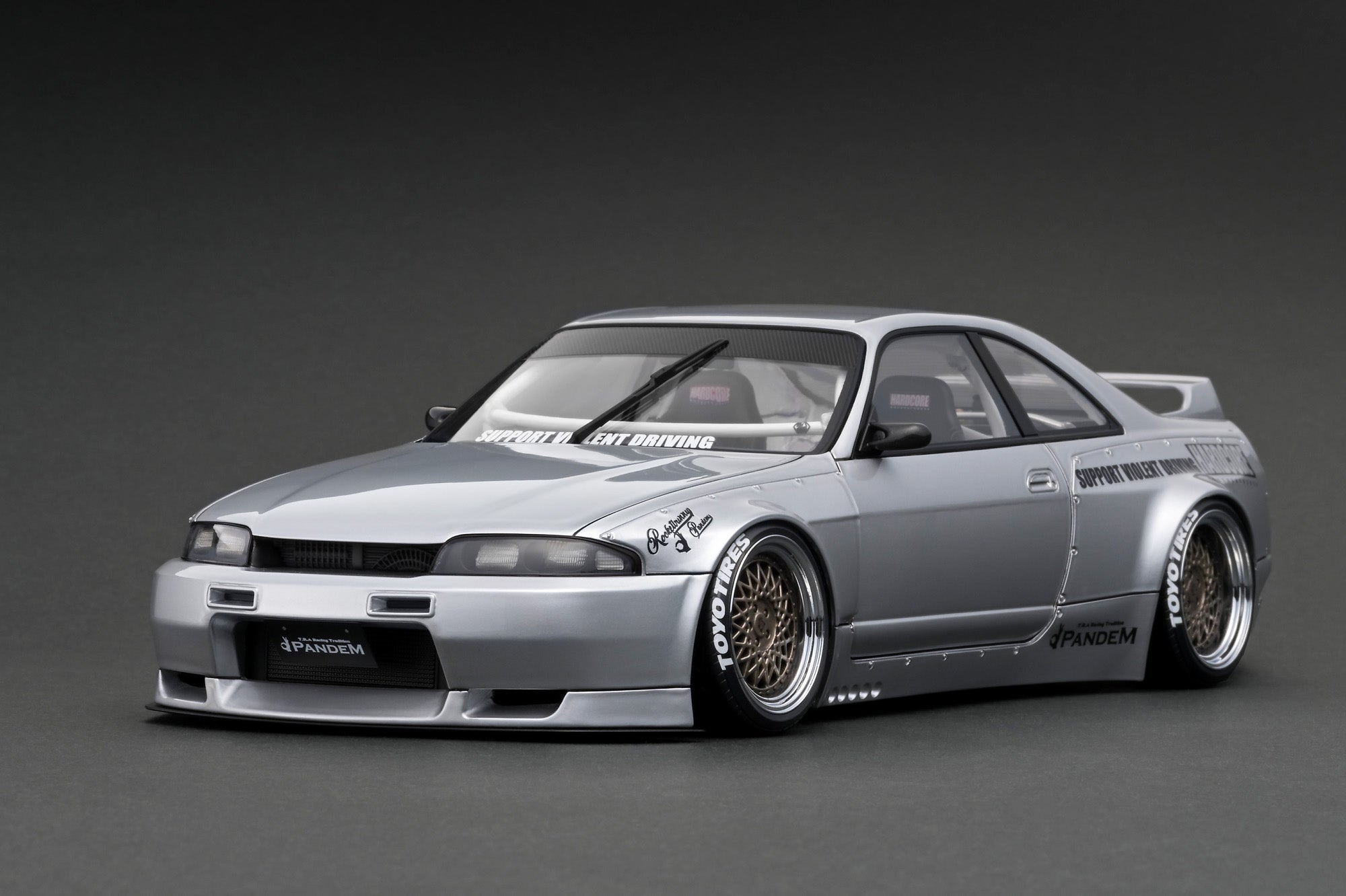 Ignition Model 1:18 Nissan Skyline GT-R (BNCR33) PANDEM in Silver with RB26DETT Engine Display