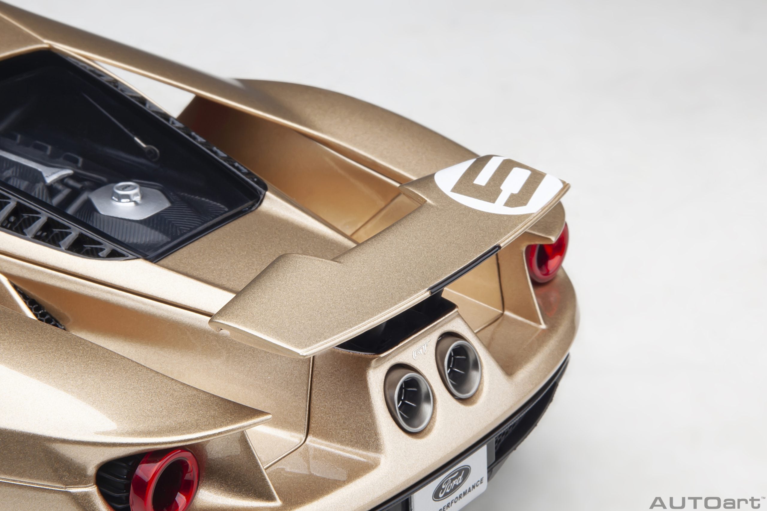 AUTOart 1:18 Ford GT #5 2022 Holman Moody Heritage Edition (Holman Woody Gold) 72928