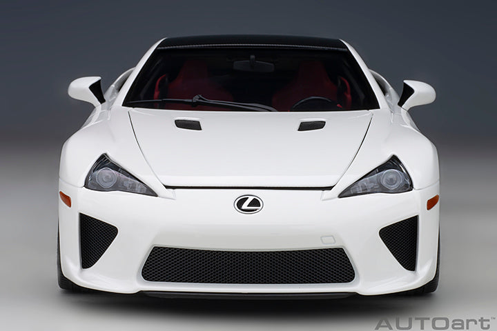 LEXUS LFA (WHITEST WHITE/CARBON BLACK)