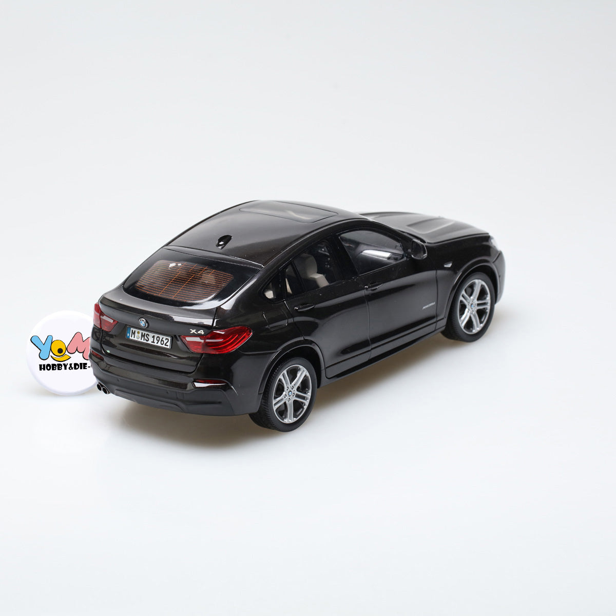 Paragon 1:18 BMW X4 Dark Brown PA-97091