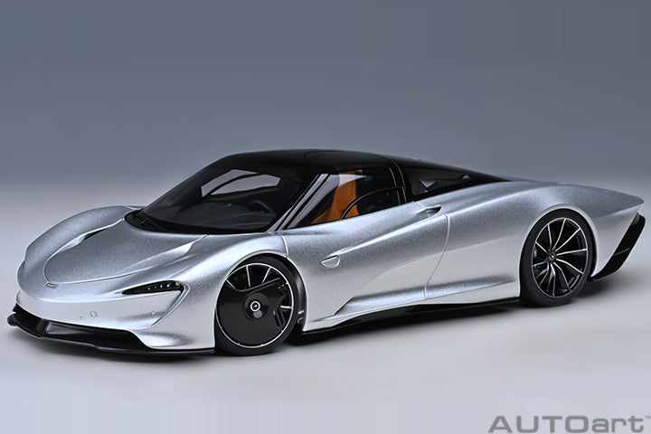 McLAREN SPEEDTAIL (SUPERNOVA SILVER)