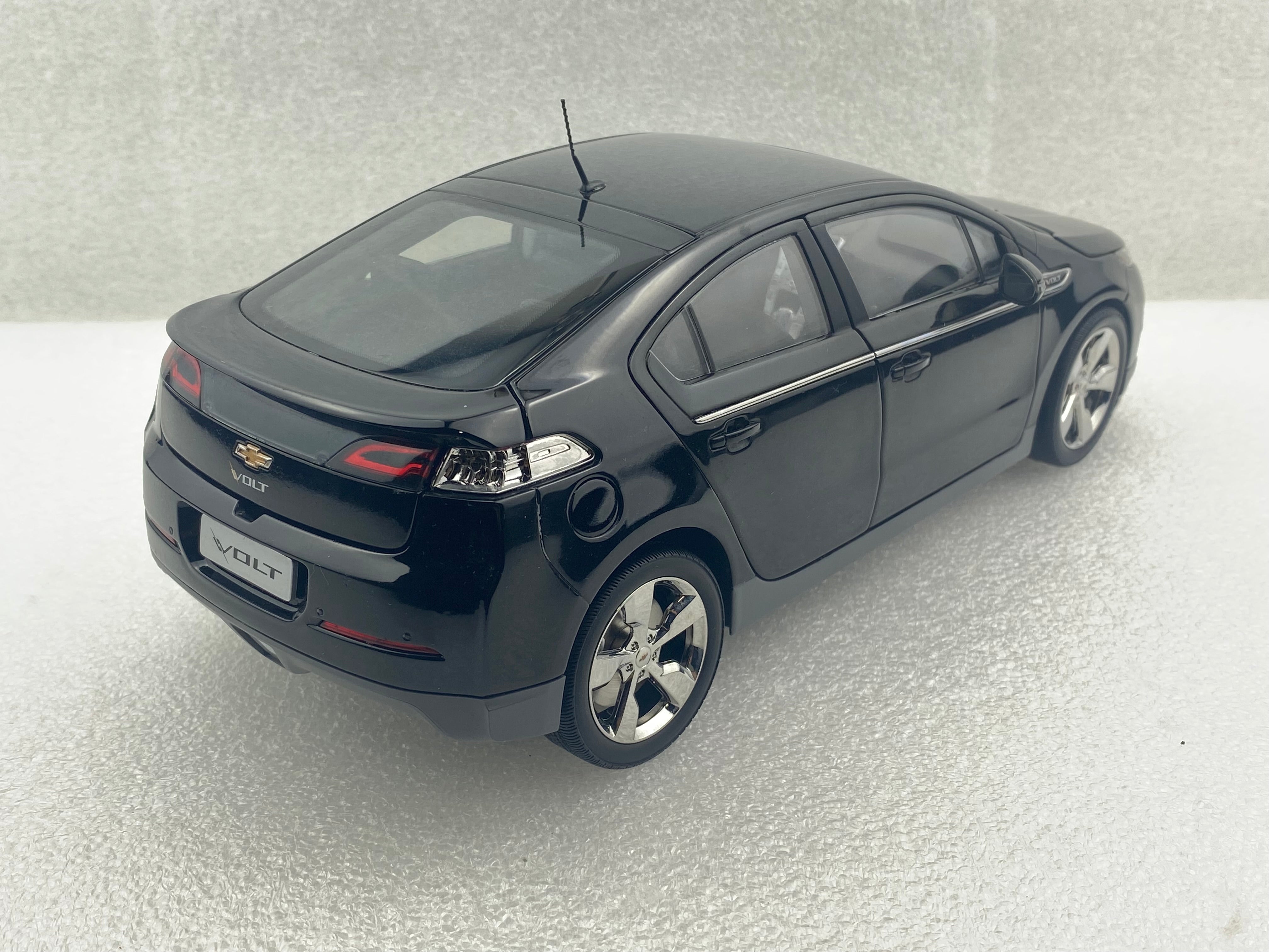 1:18 Chevrolet Volt (Clearance Final Sale)