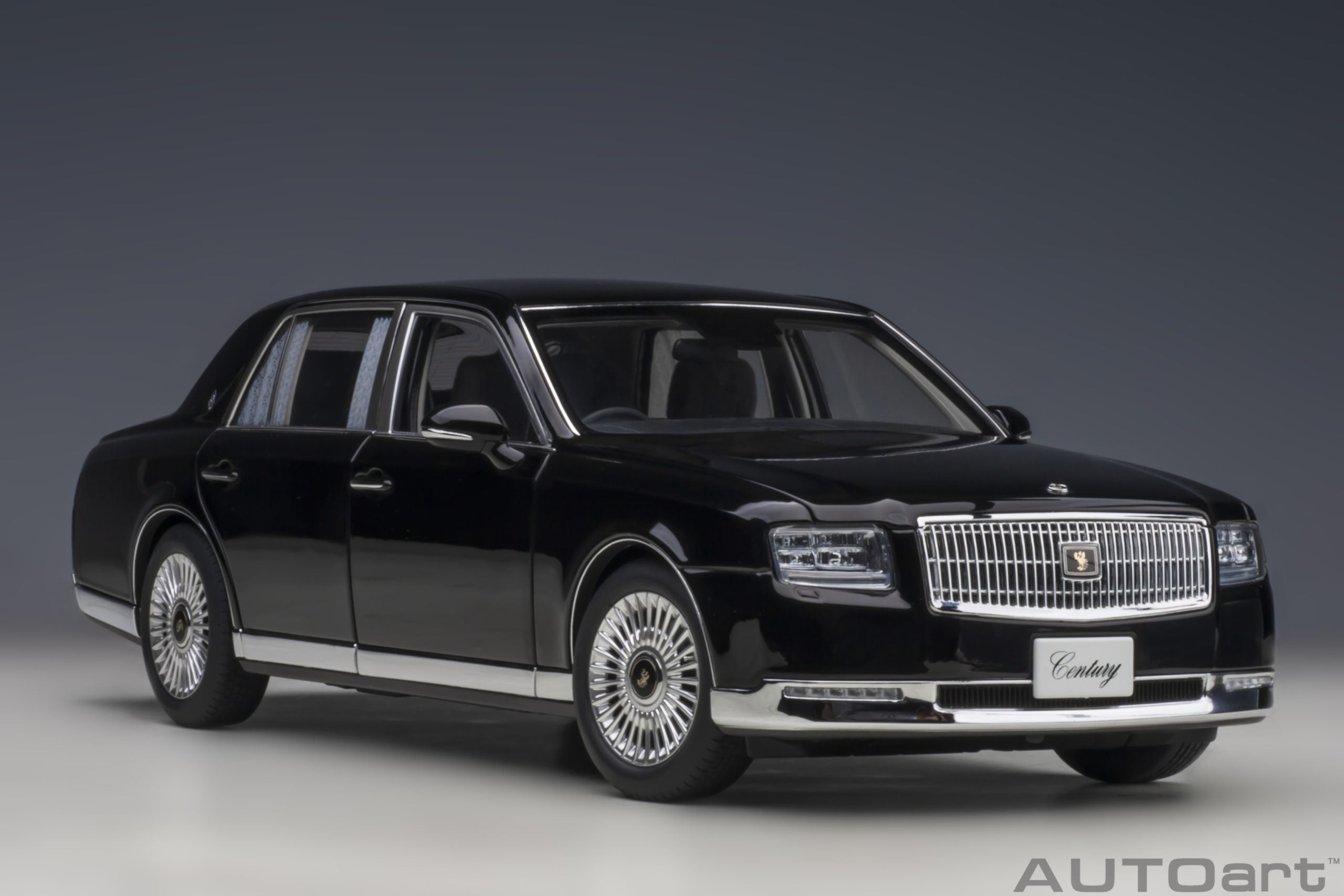 AUTOart 1:18 Toyota Century with curtains (Black) 78765