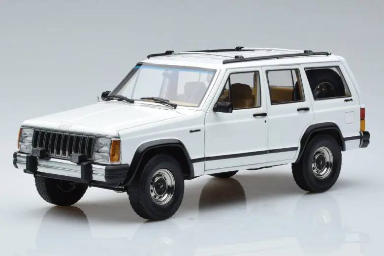 JEEP CHEROKEE XJ WHITE 1/18