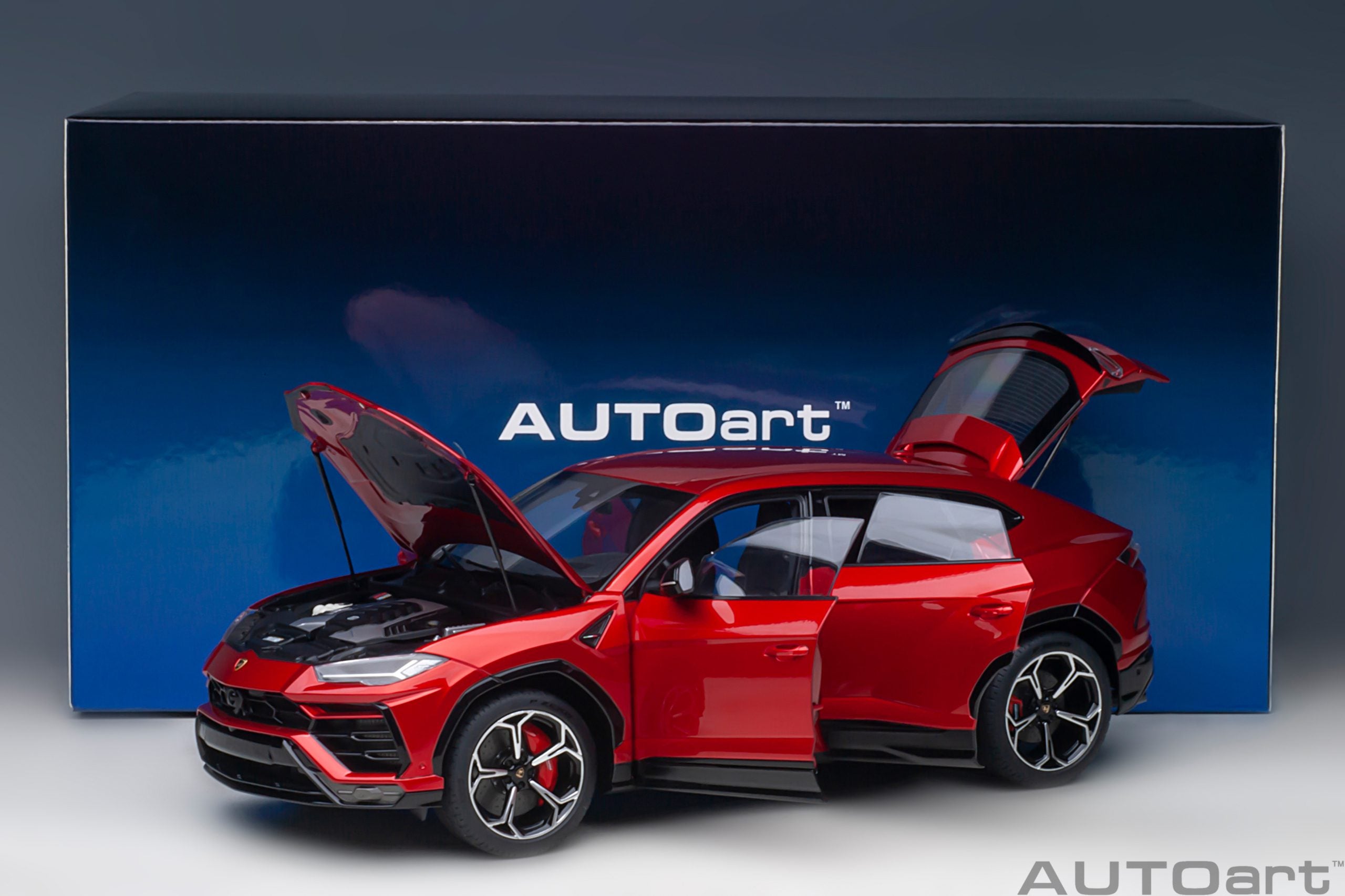 AUTOart 1:18 Lamborghini Urus (Rosso Efesto) 79170