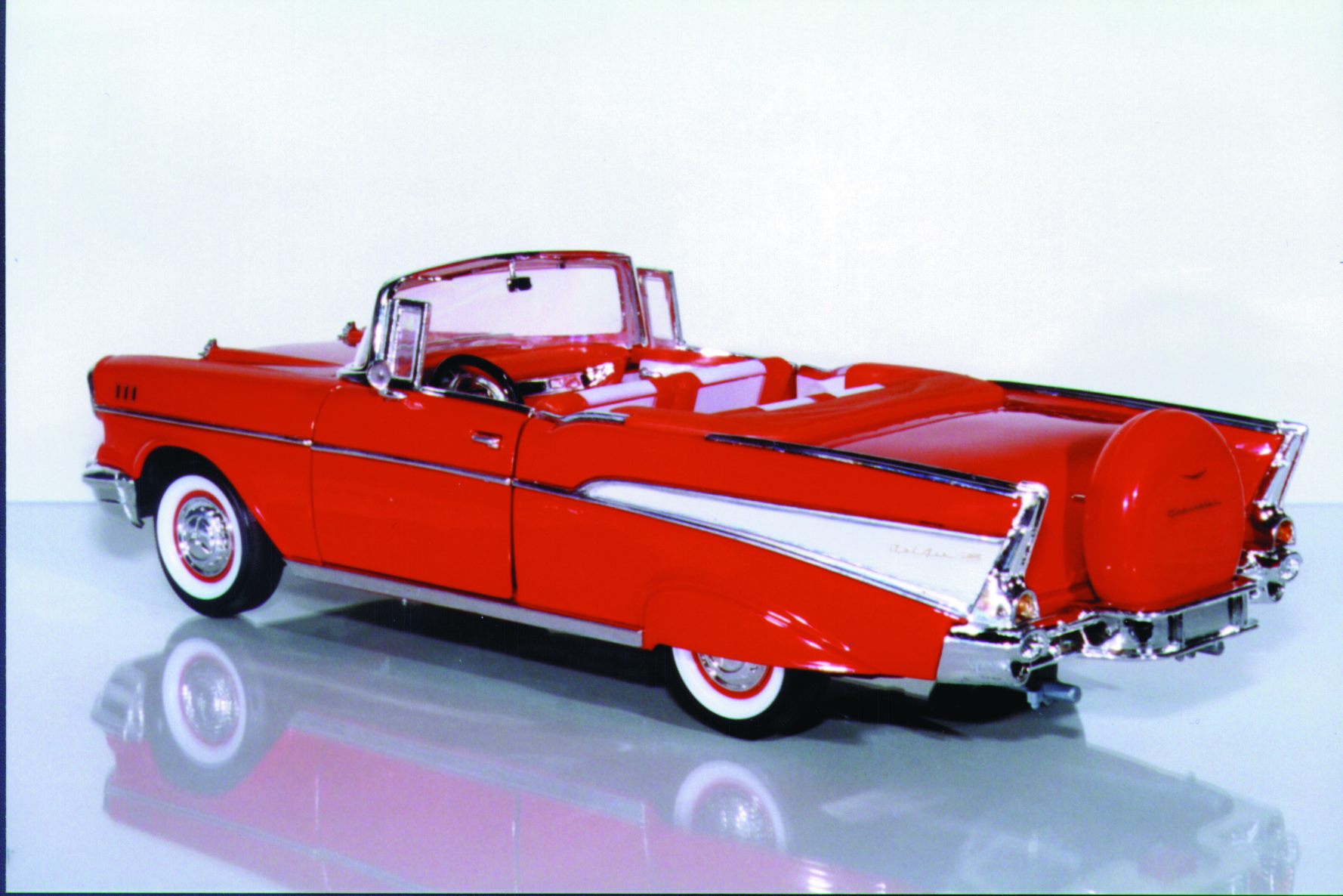 1:18 Yatming Chevy Bel Air '57 Convertible