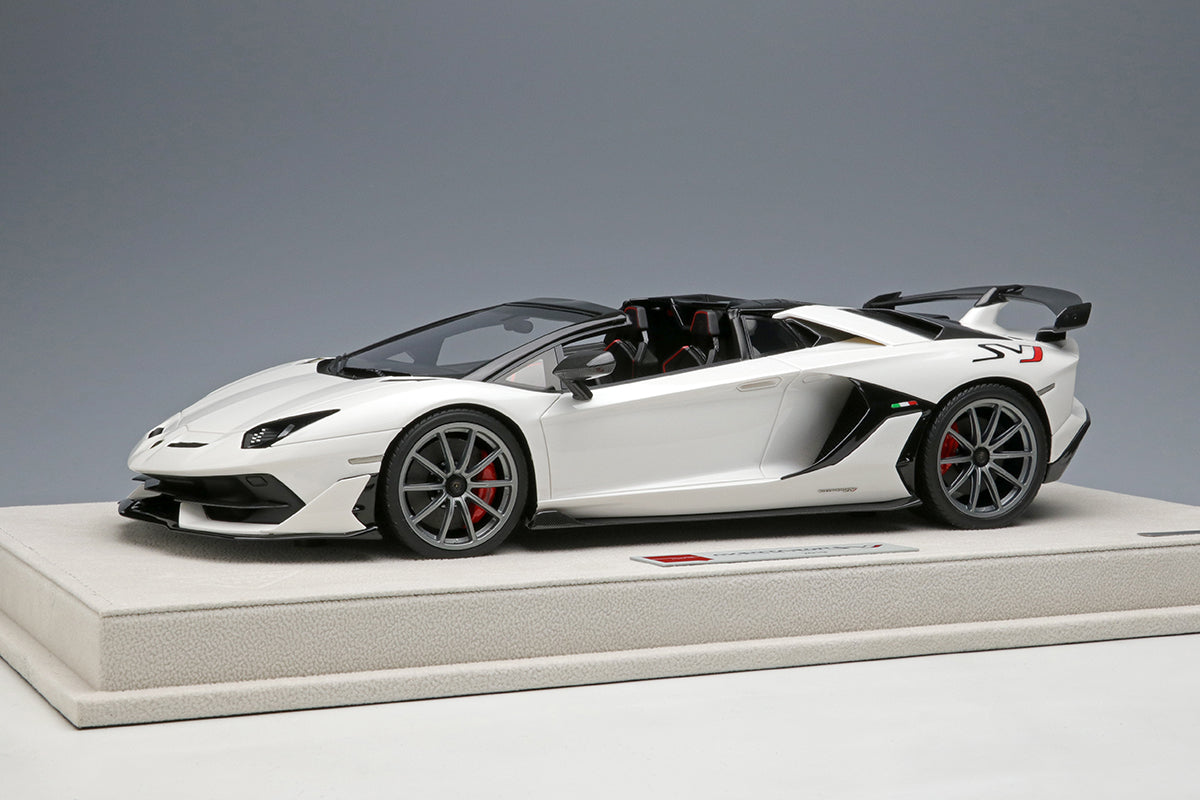 Lamborghini Aventador SVJ Roadster - pearl white - 1:18