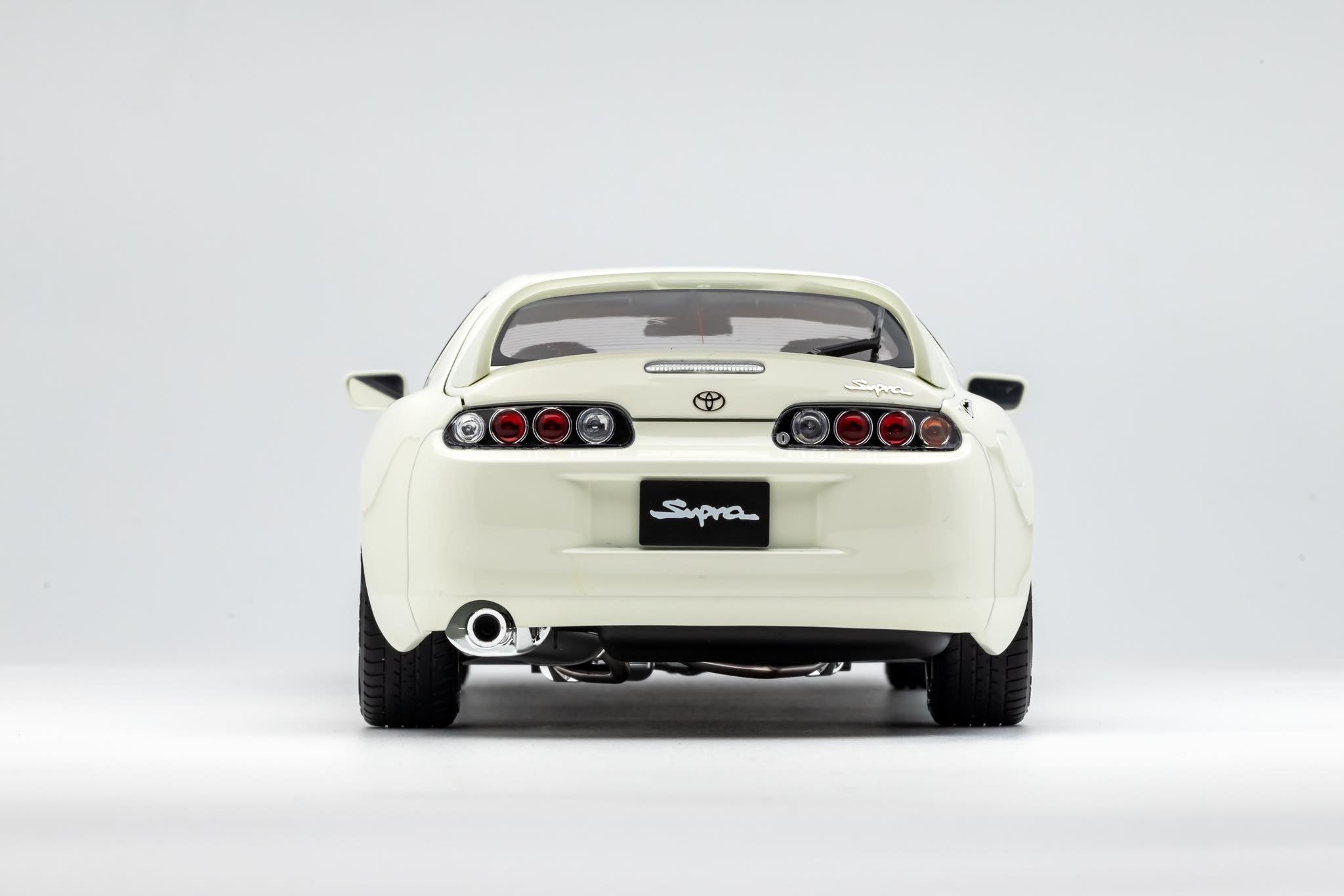 *PREORDER* LCD Models 1:18 Toyota Supra MK4 (JZA80) in White