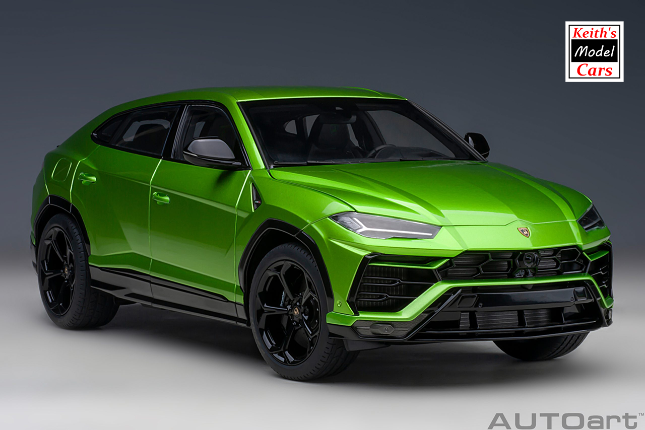 [1/18 Scale] Lamborghini Urus in Verde Selvans by AUTOart Models