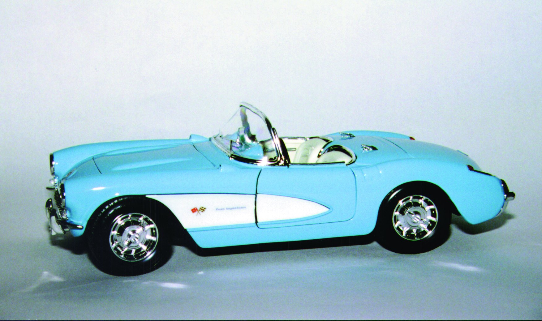 1:18 Yatming Chevy Corvette '57