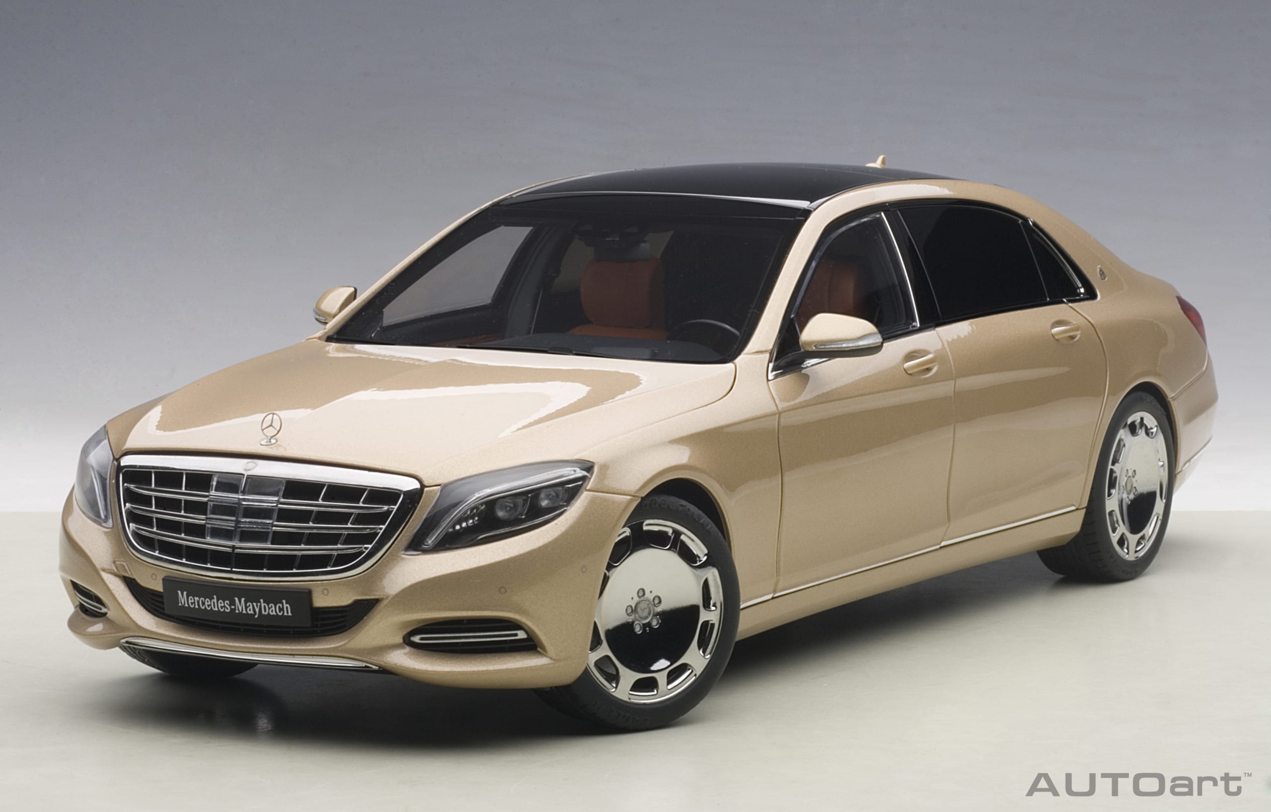 AUTOart 1:18 Mercedes-Maybach S-Klasse S600 (SWB) (Champagne Gold) 76294
