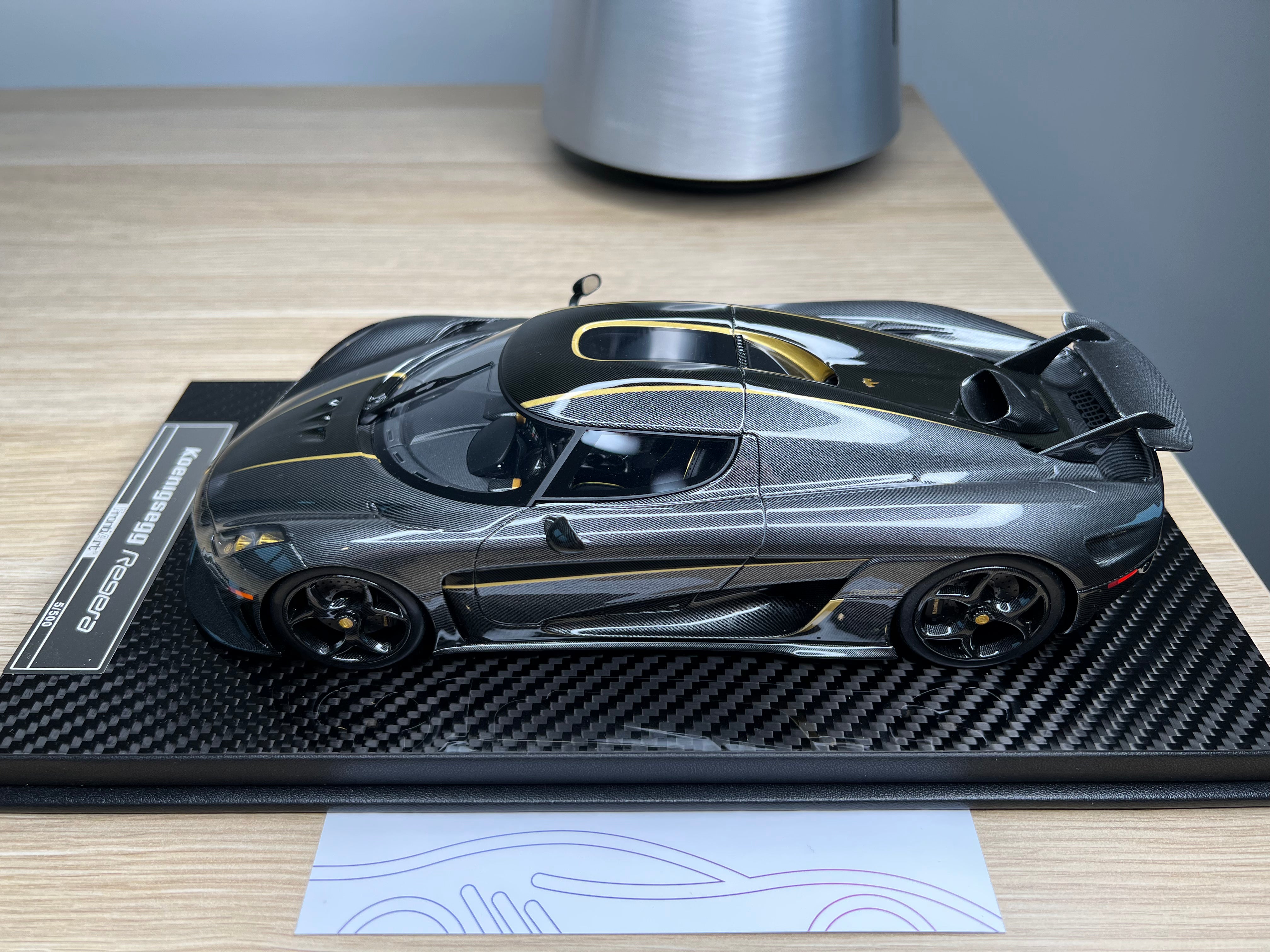Koenigsegg Regera Golden Knight - 1:18