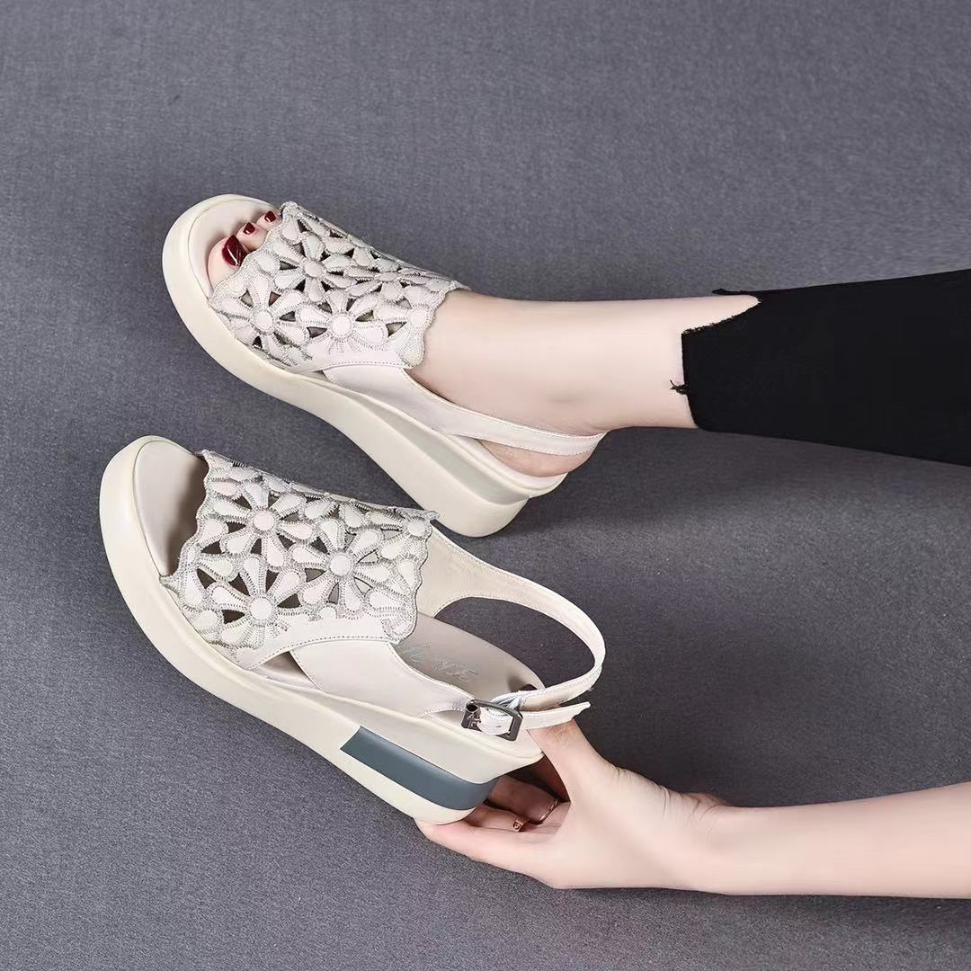 2023 nuevos zapatos de mujer con hebilla de una palabra de verano, sandalias informales de suela blanda con plataforma