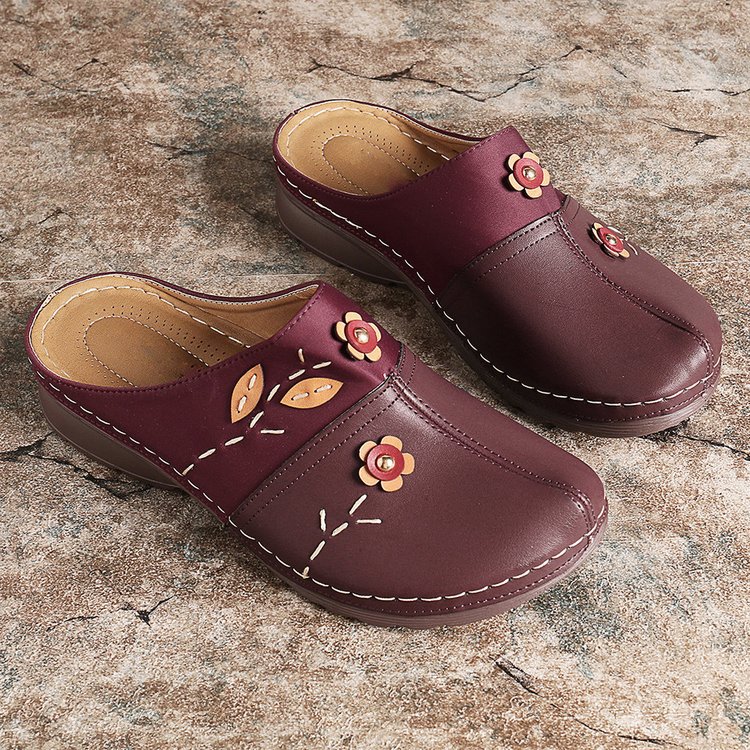 2023 Sandalias de mujer Soft Bottom Retro Baotou Slippers Plus Size