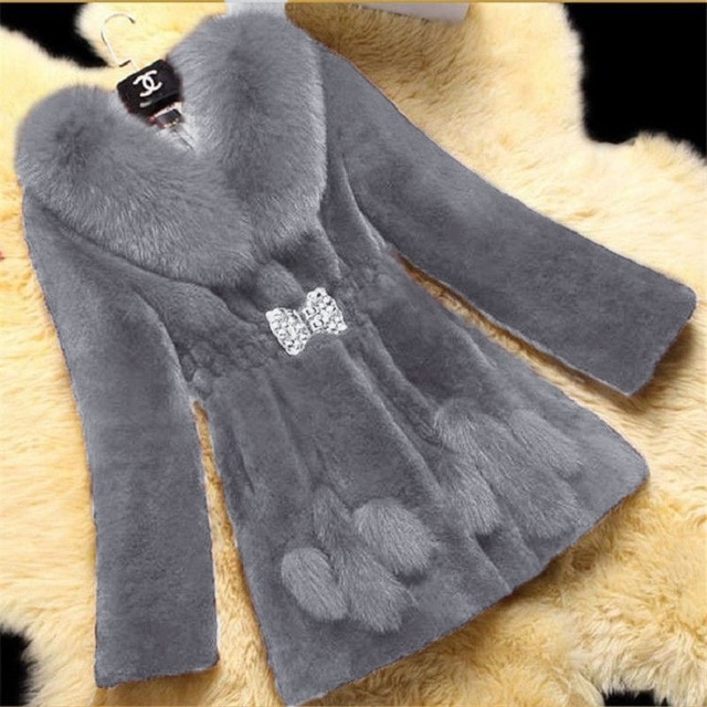 Winter Women New Thick Plush Overcoat Luxury Crystal Belt Faux Fur Collar Coats Vintage Ladies Clothing Female Plush Warm Coat