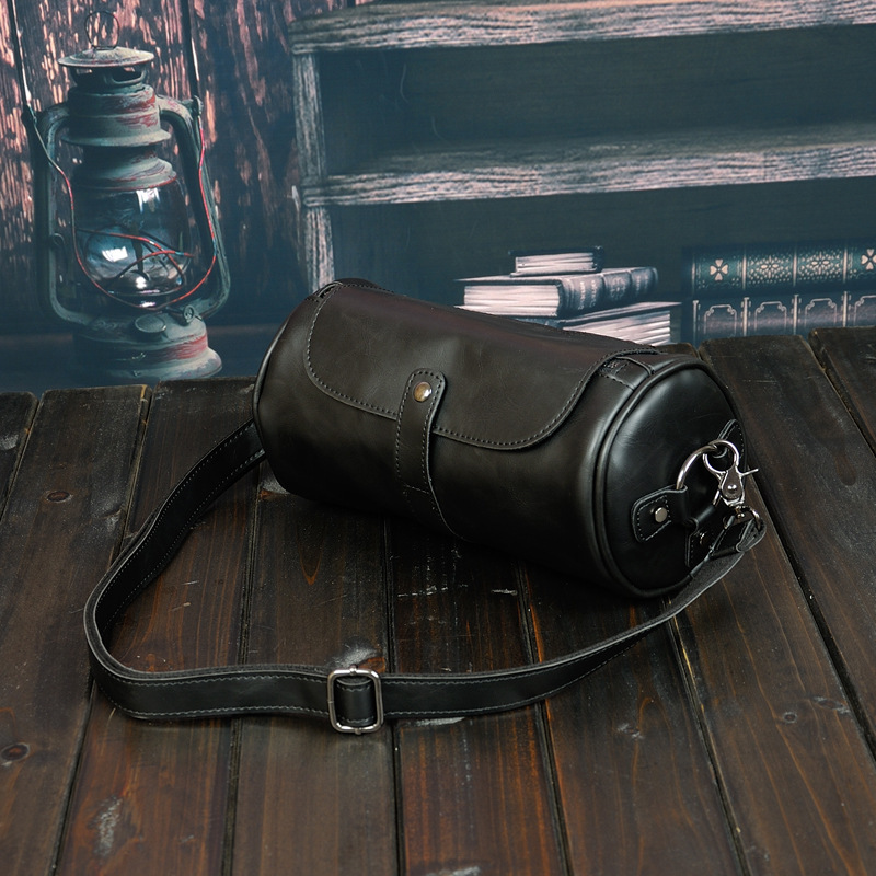 New Personality Design Fashion Retro Fashion Men's Small Leather Bag