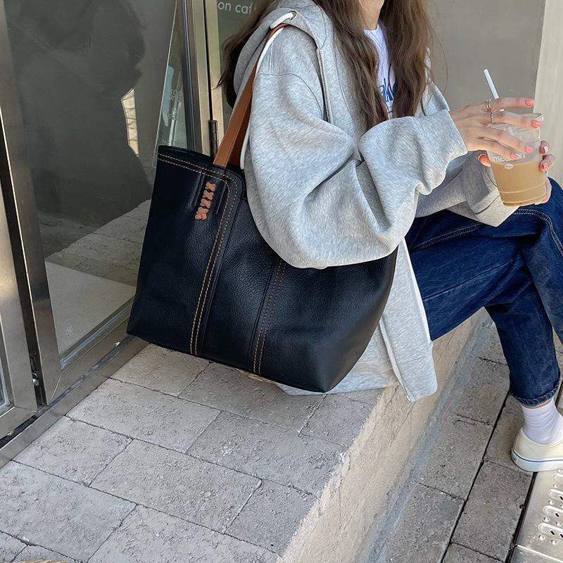 New Fashion Atmosphere Simple Tote Bag Retro Large Capacity Shoulder Portable Commuter Bag Women