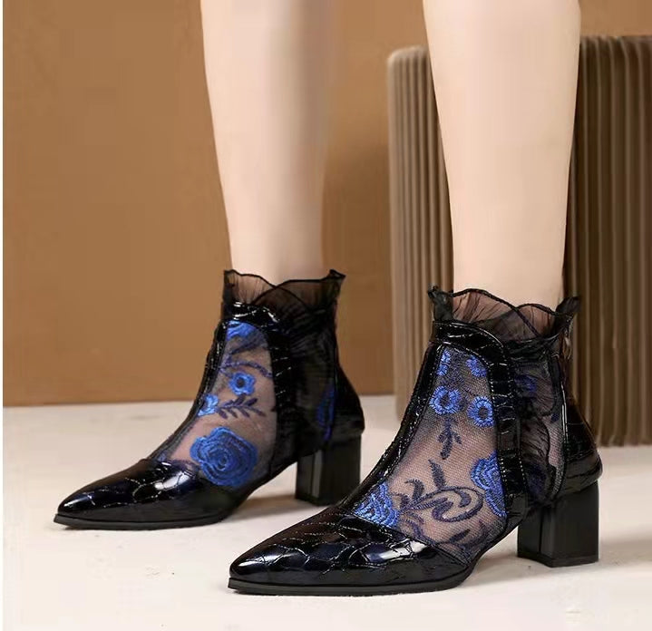 Nuevas sandalias de malla puntiagudas de verano.