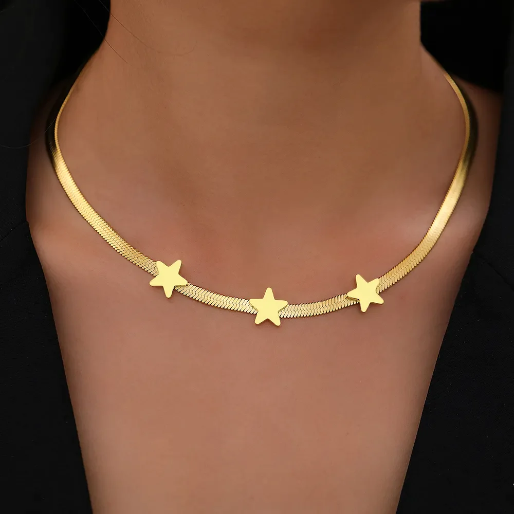 Elegante Collar de Estrellas Doradas
