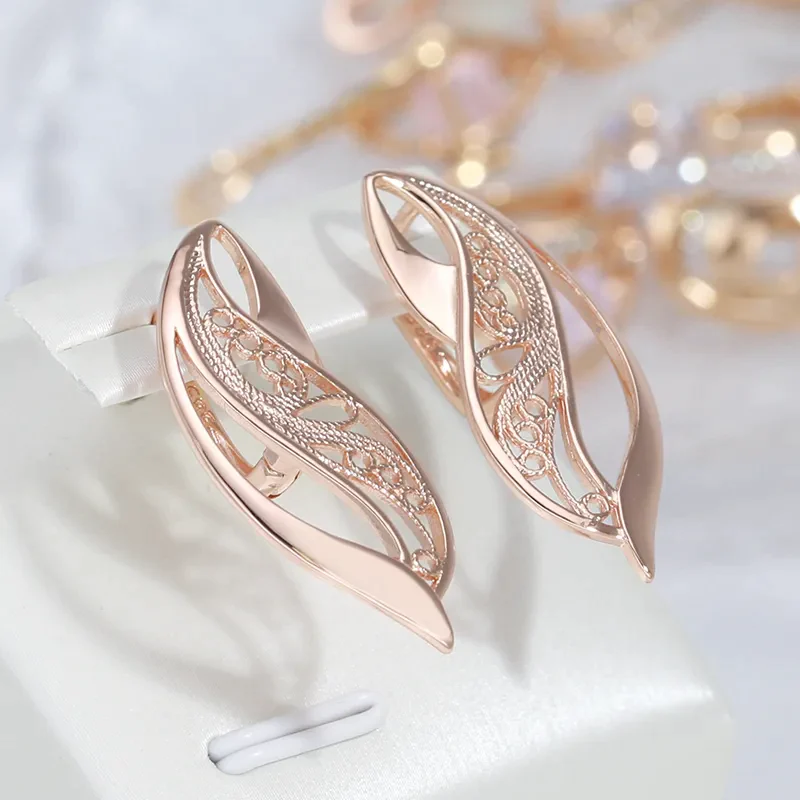 Aretes Elegantes Élficos Dorados