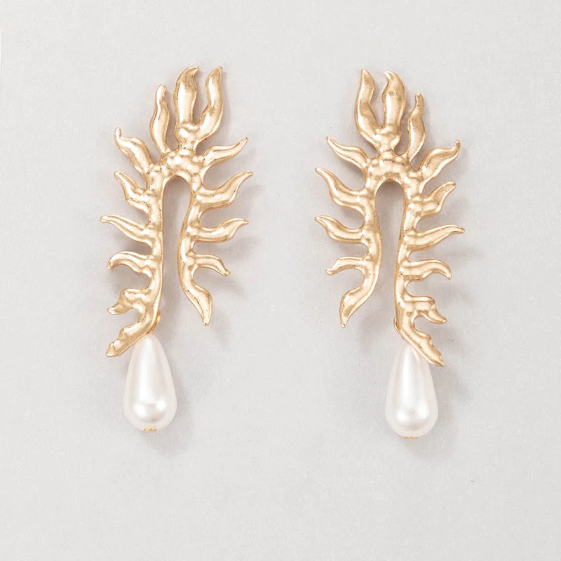 Aretes de Coral con Acabado en Perla de Agua Dulce