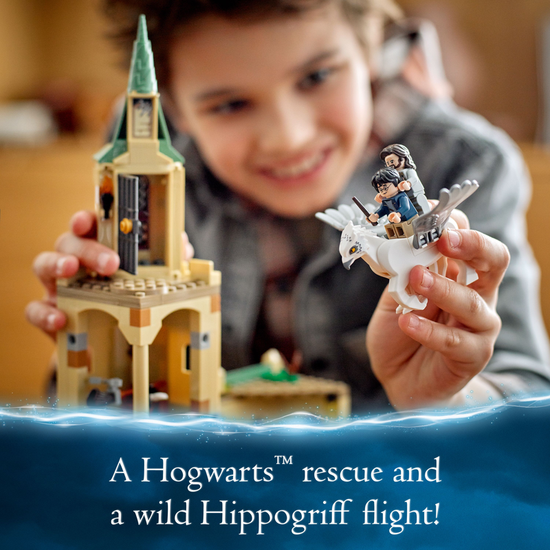 LEGO® 76401 HARRY POTTERTM HOGWARTSTM COURTYARD: SIRIUS’S RESCUE BUILDING KIT