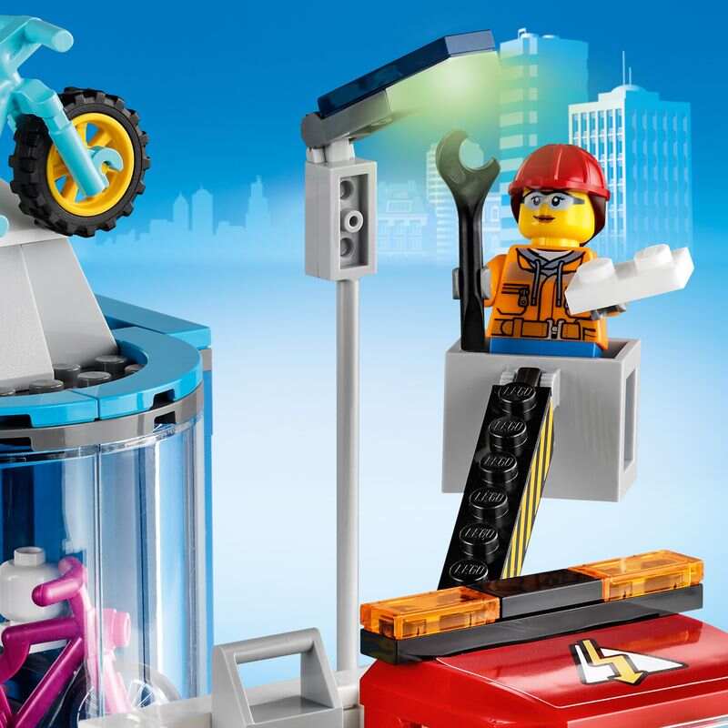 LEGO 60306 CITY SHOPPING STREET