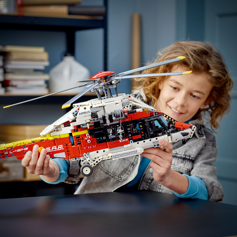 LEGO 42145 TECHNIC AIRBUS H175 RESCUE HELICOPTER