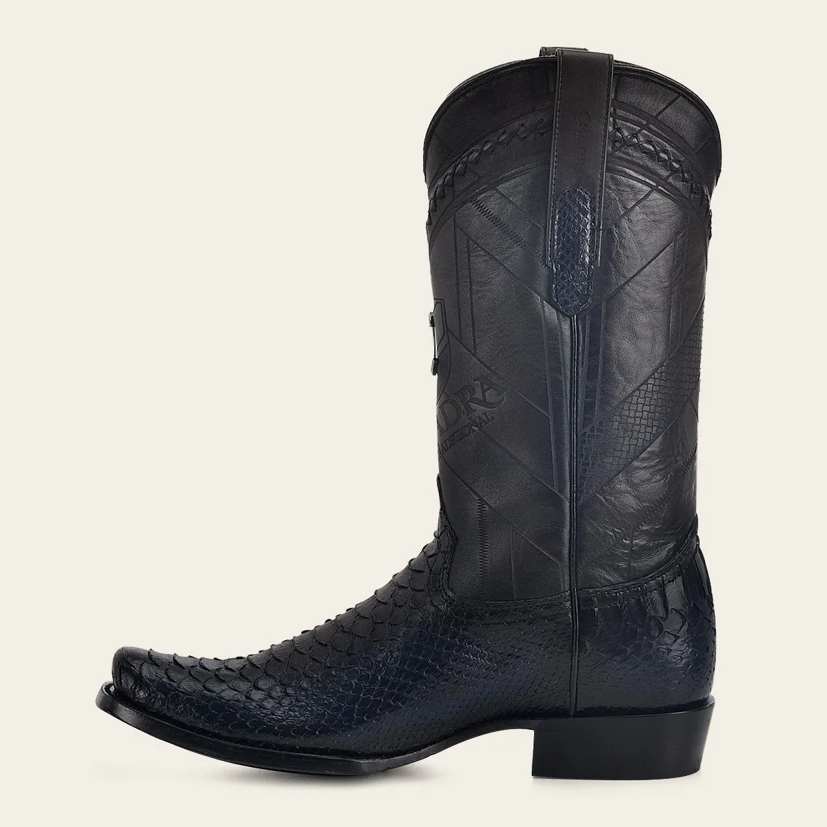 Bota vaquera en piel de pitón.