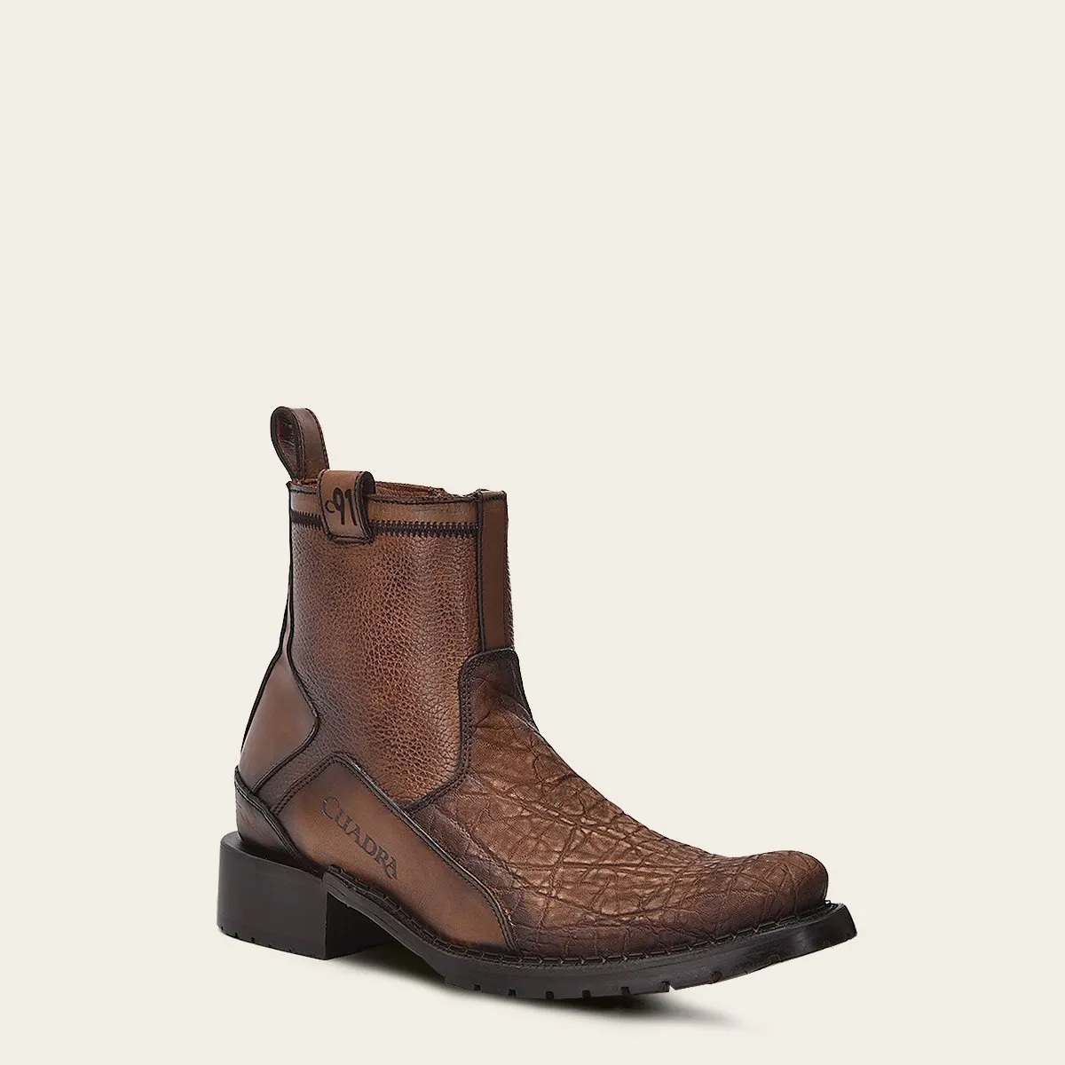 Botín en piel genuina de elefante.