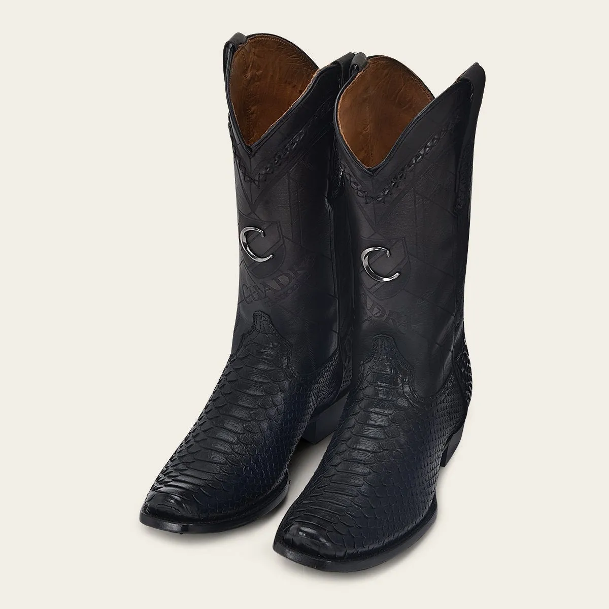 Bota vaquera en piel de pitón.