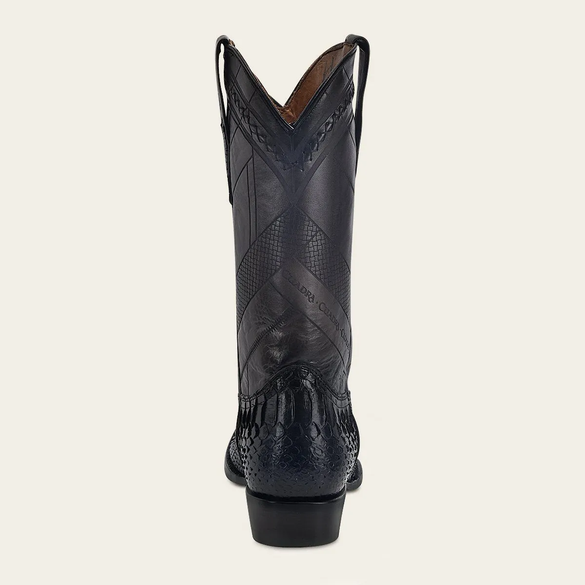 Bota vaquera en piel de pitón.