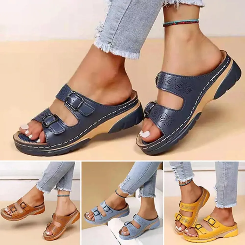 Sandalias de cuña de cuero con hebilla recortada bohemia de talla grande 2023