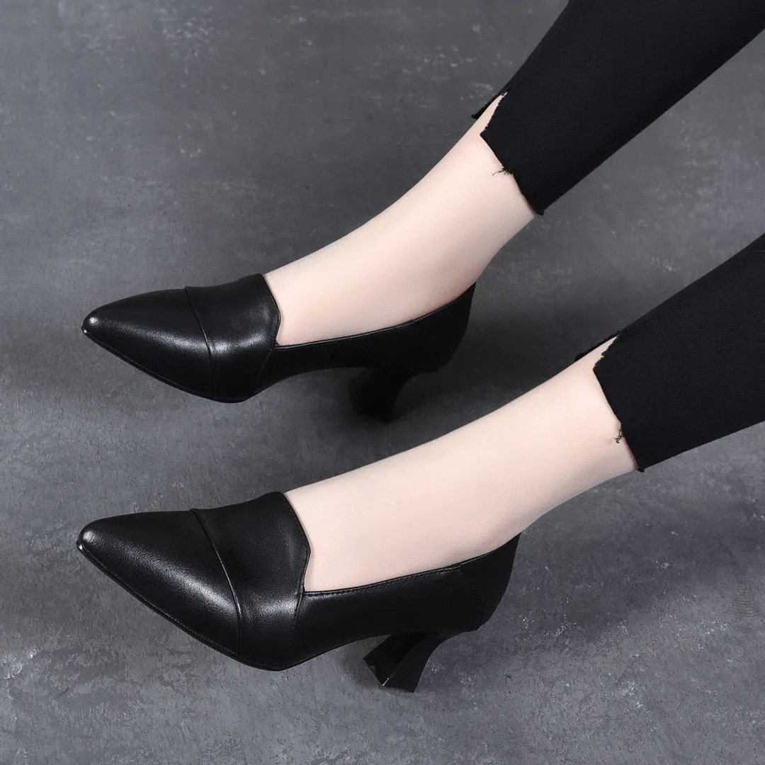 Zapatos de piel con tacón cuadrado y punta en punta 10