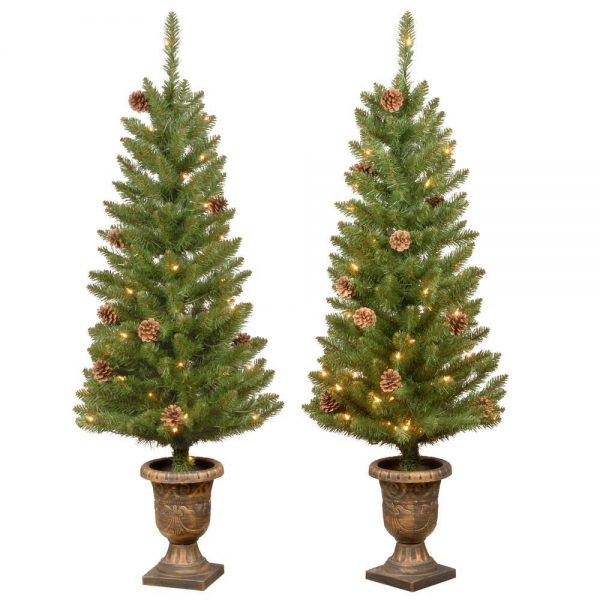 Christmas4 ft montclair spruce pre lit potted artificial christmas
