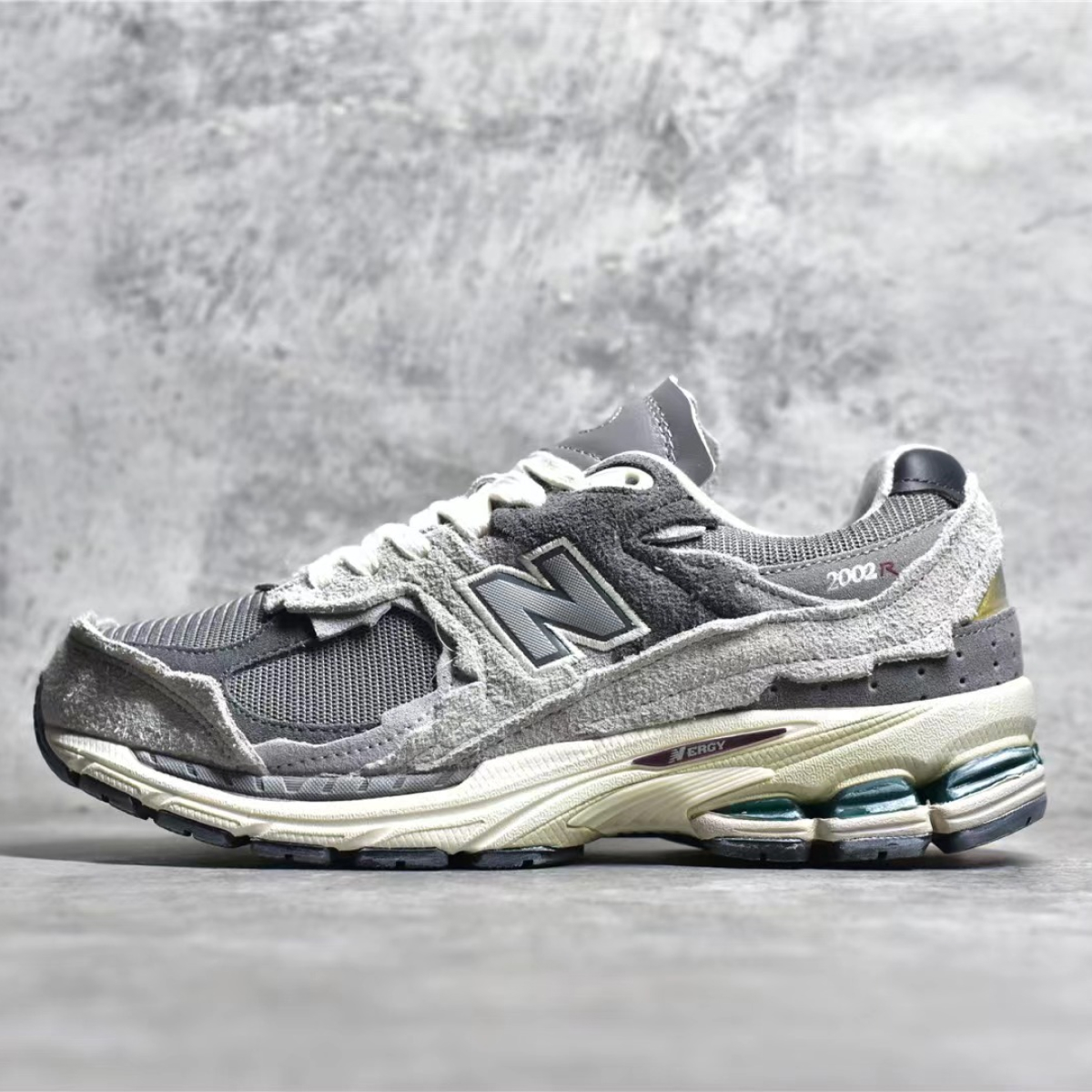 new balance 2002r protection pack grey and white