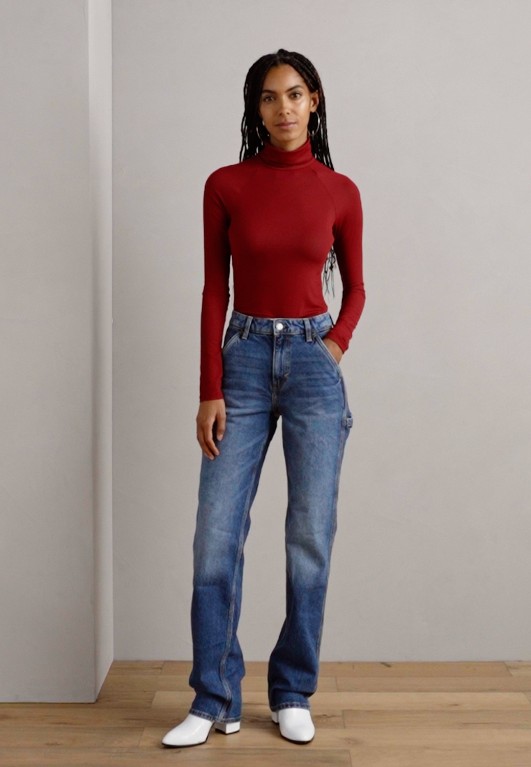 Long sleeved top