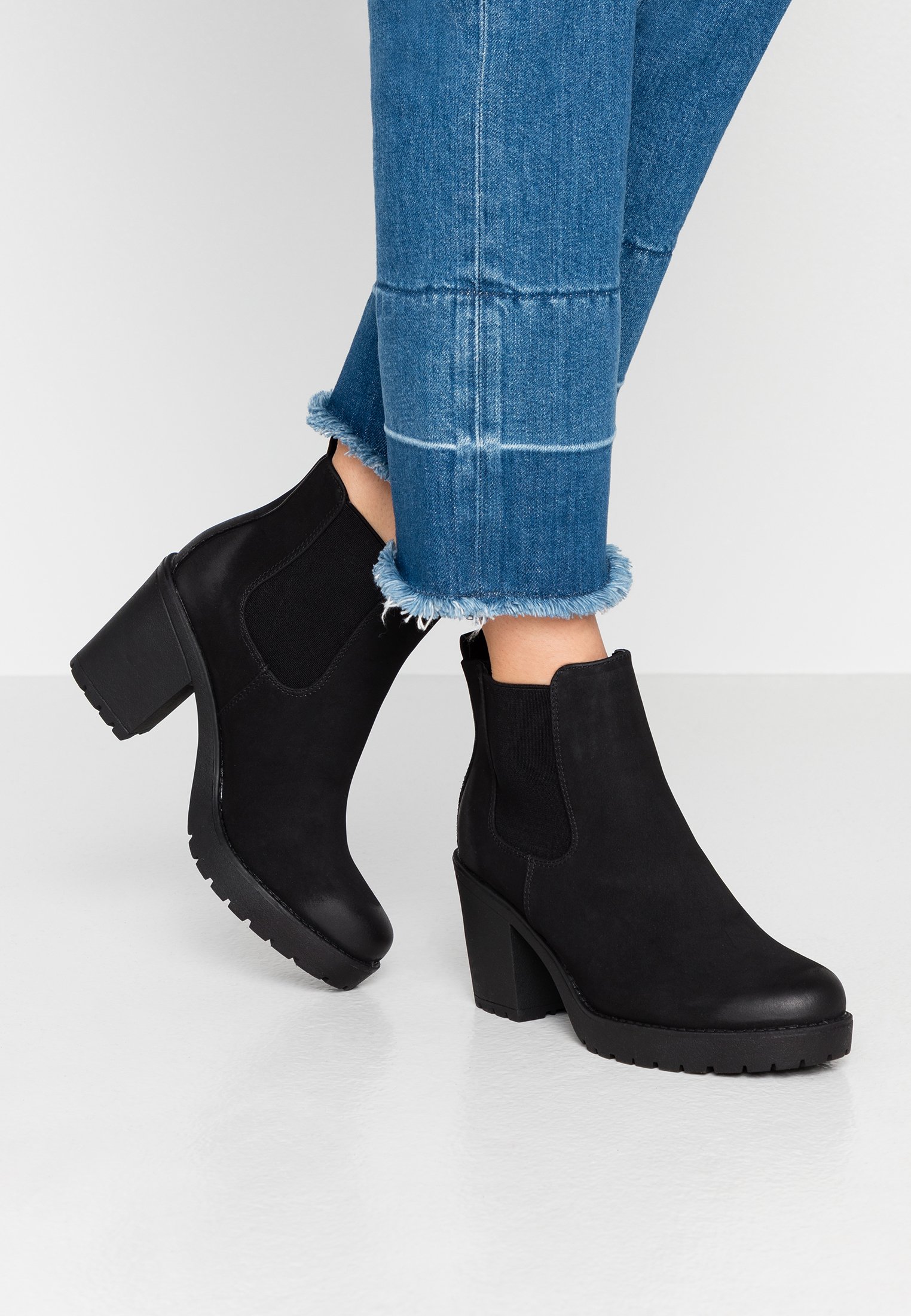 WINTER BOOTIES - Ankle boots