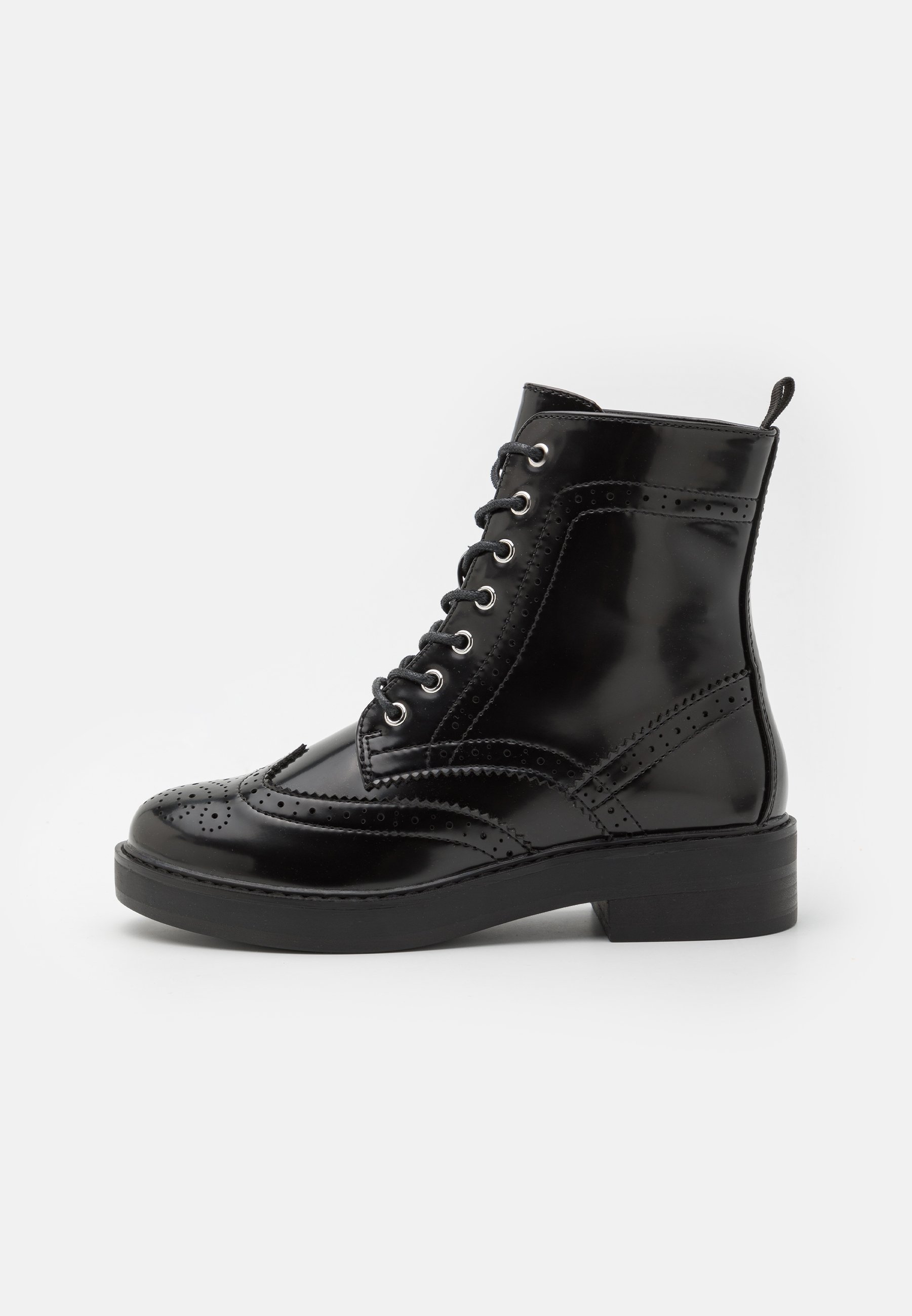 Lace-up ankle boots