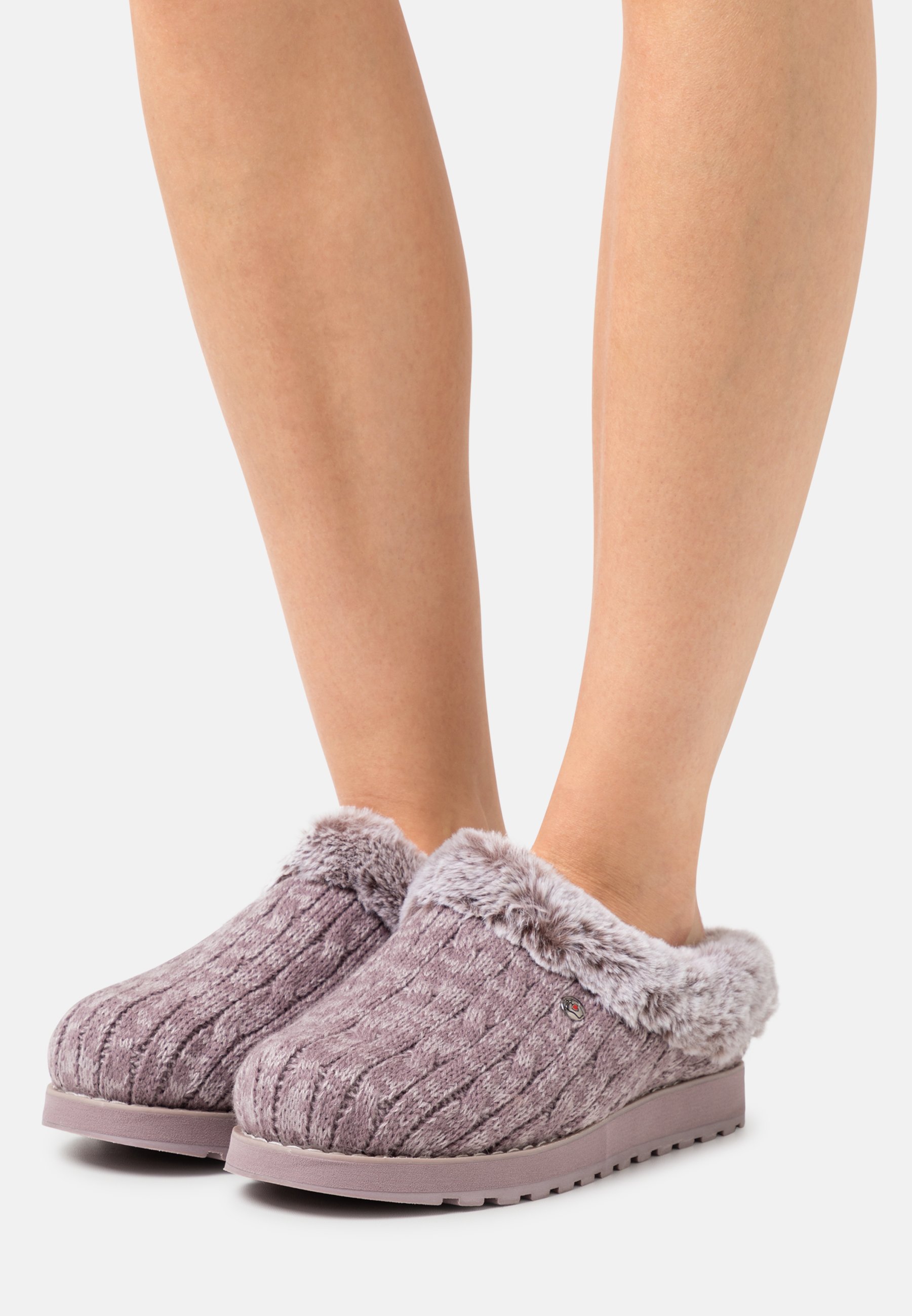 KEEPSAKES - Slippers