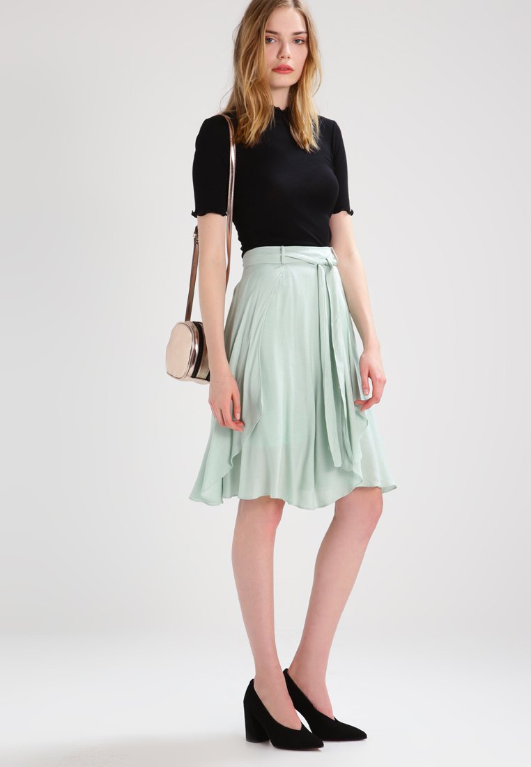 NELLI - Basic T-shirt