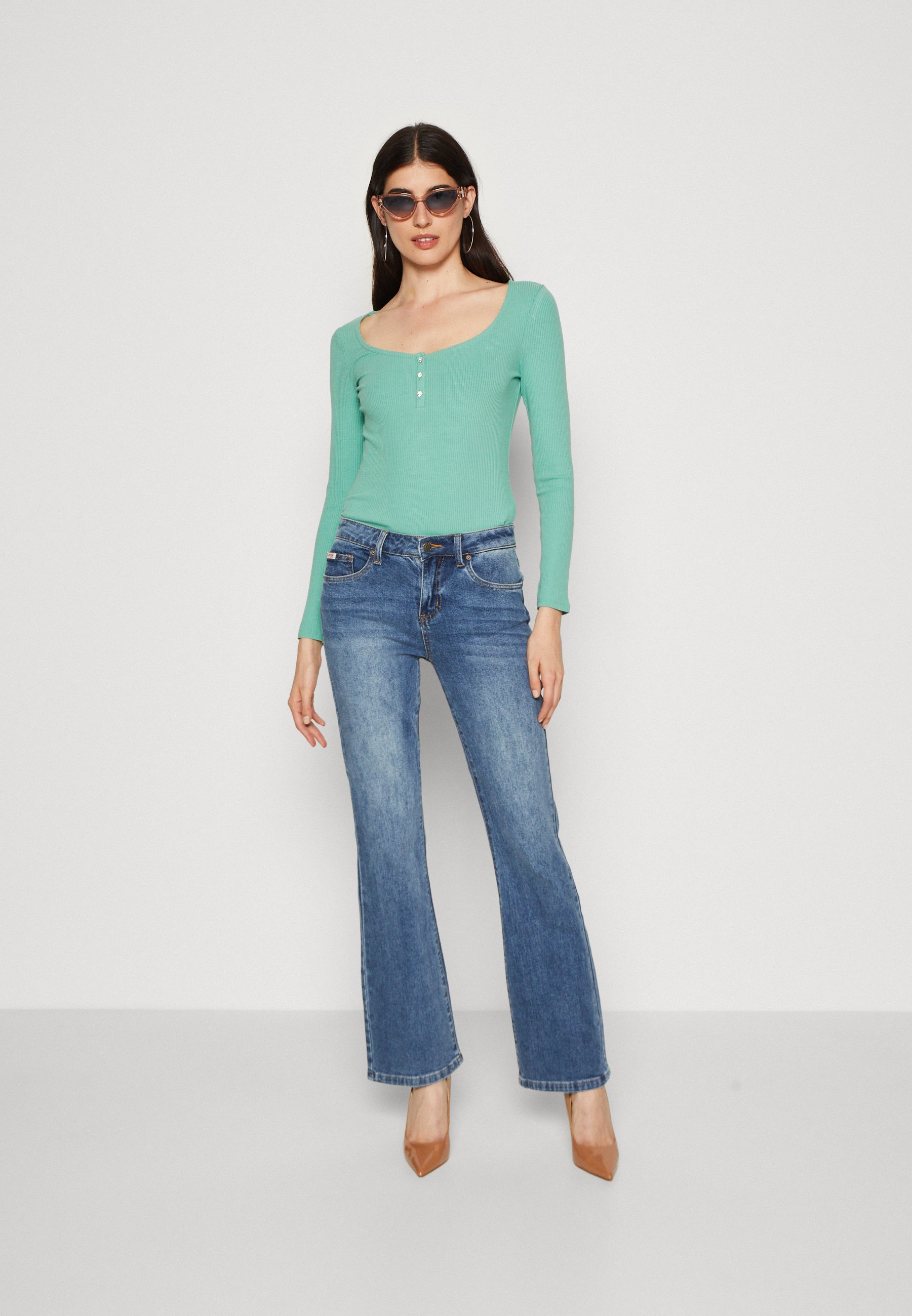 KARLEE HENLEY- Long sleeved top