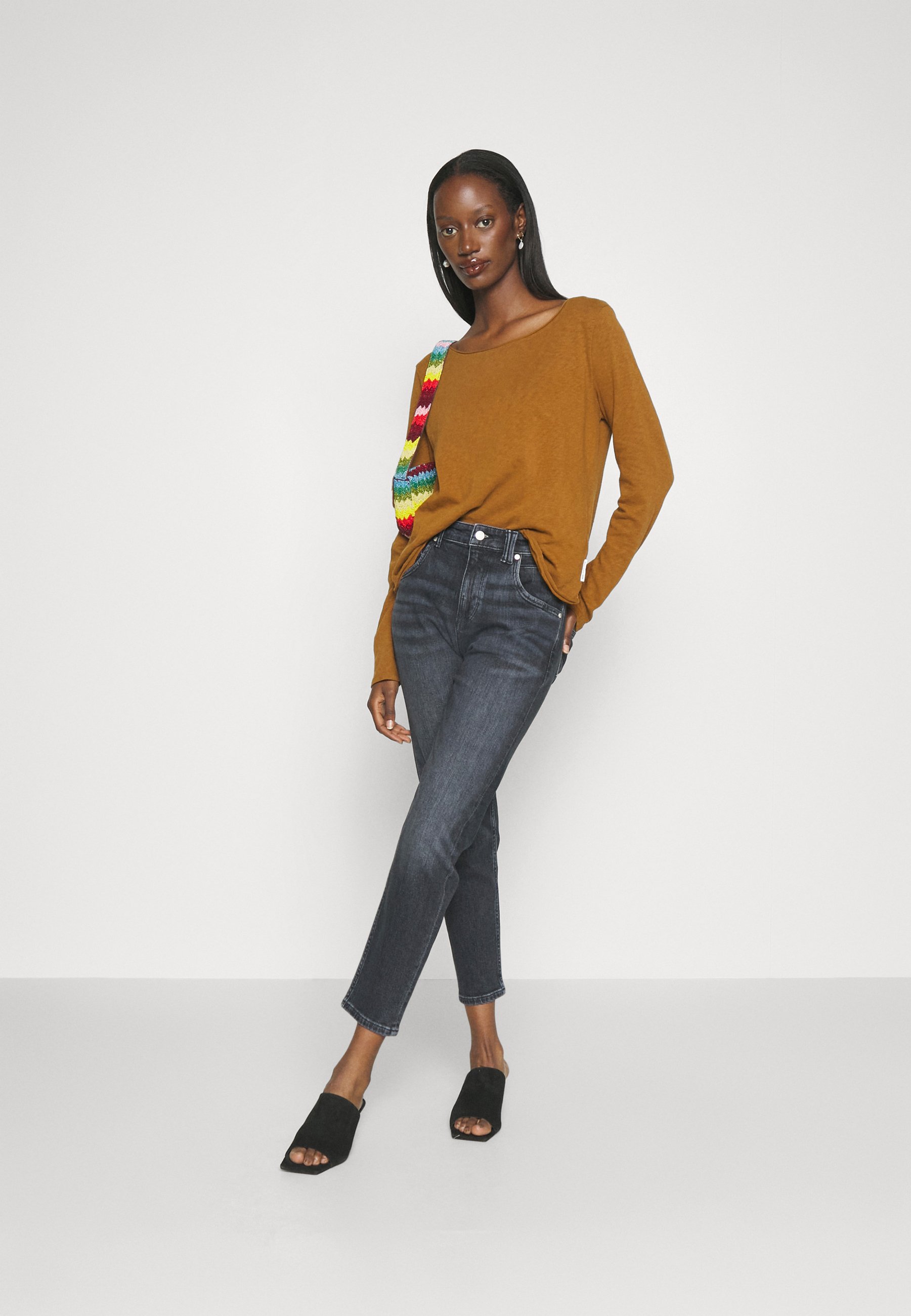 REGULAR FIT CIRCULARITY - Long sleeved top