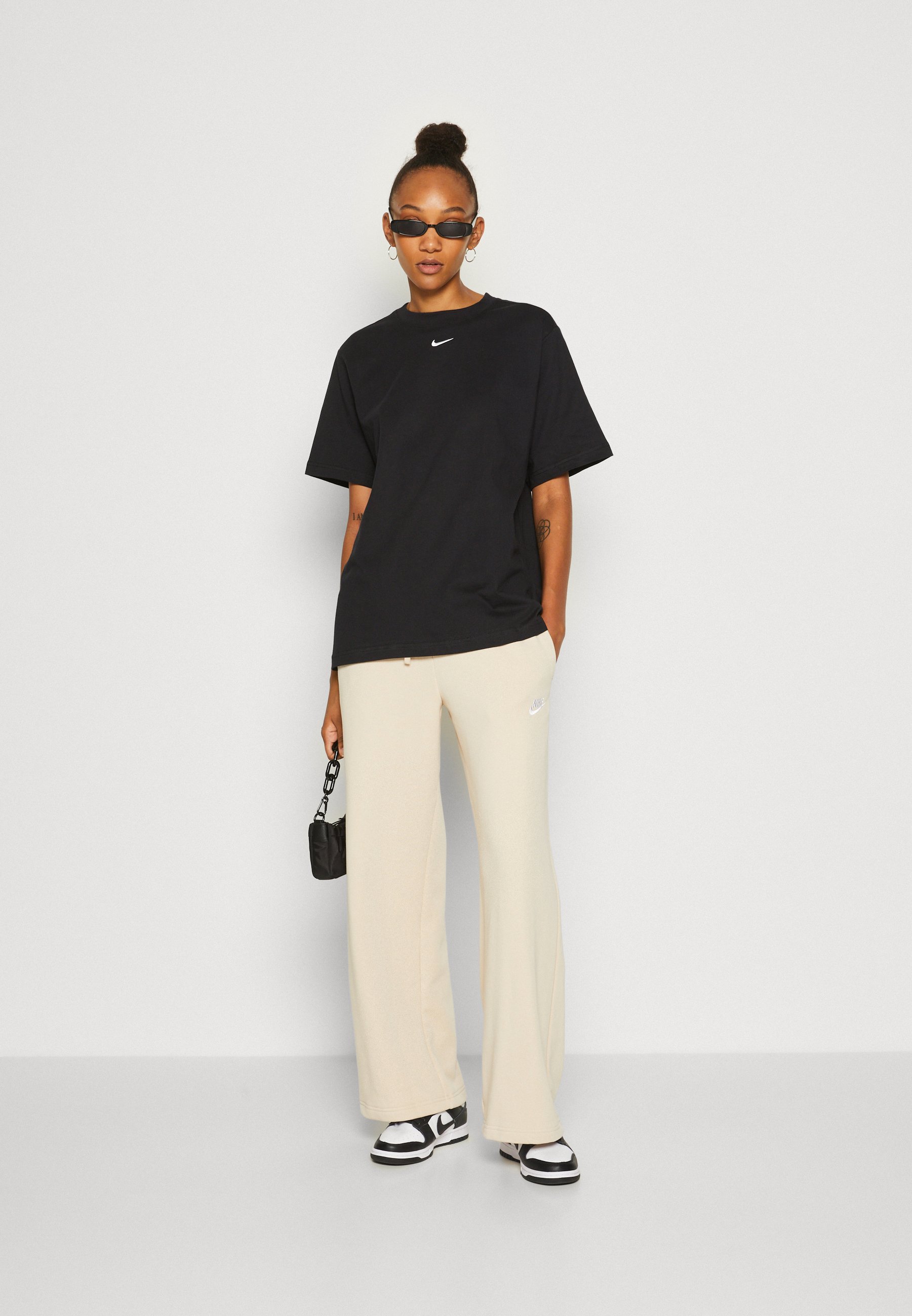 TEE - Basic T-shirt