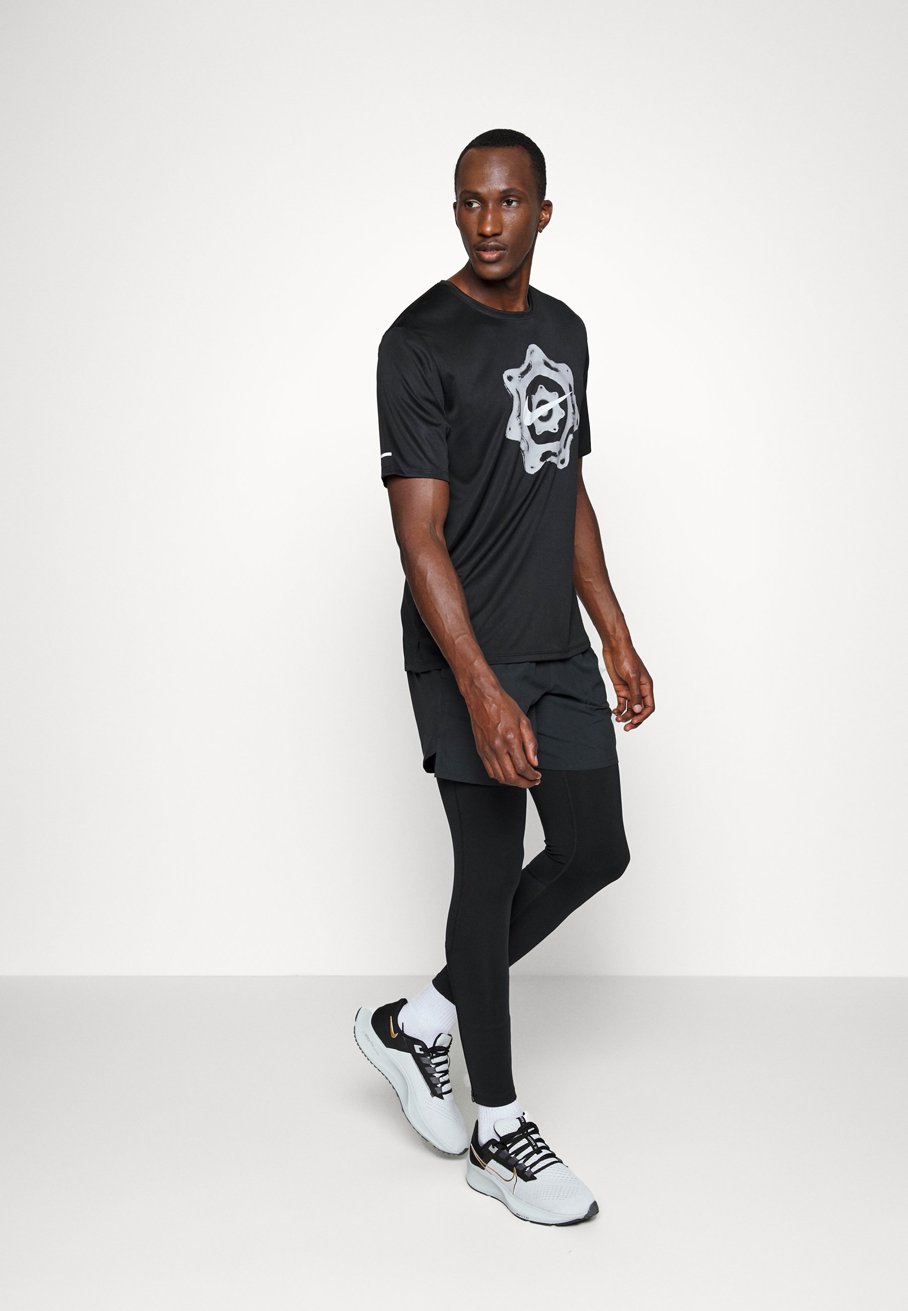 STRIDE - Sports shorts