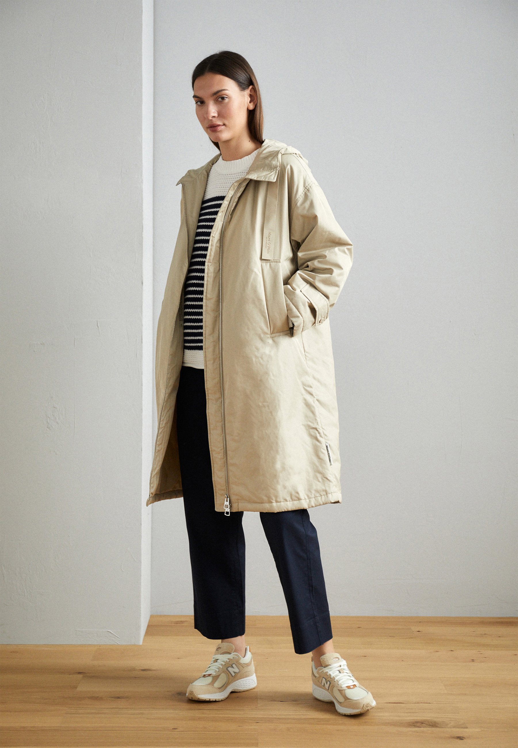 COAT LONG PADDED FIXED HOOD ZIPPER DRAWSTRING WAIST - Parka