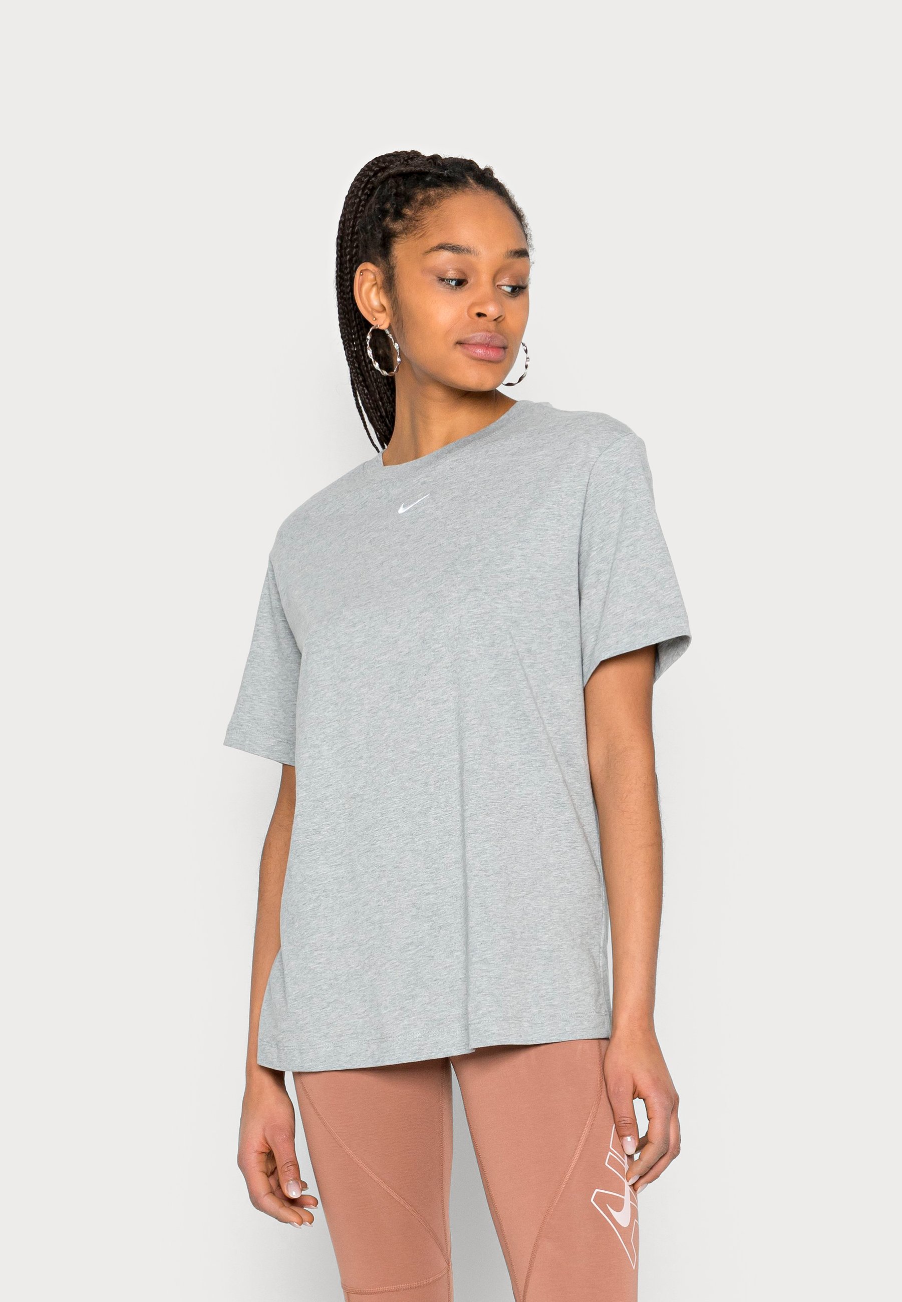 TEE- Basic T-shirt